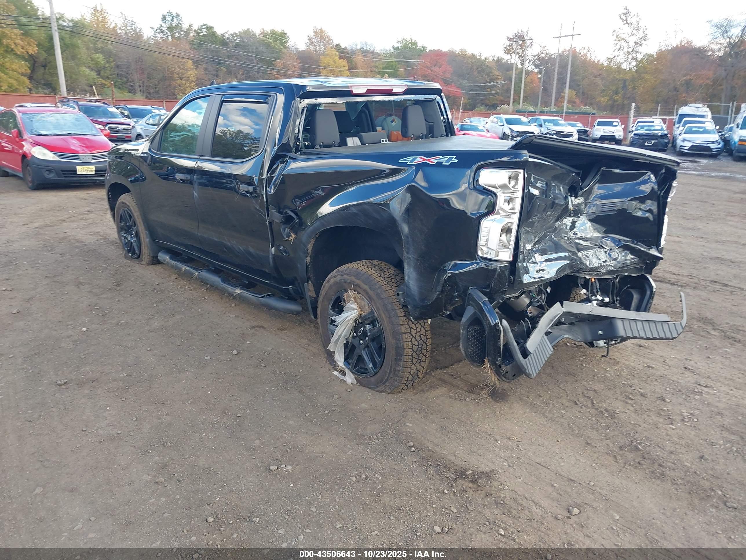 CHEVROLET SILVERADO image 3