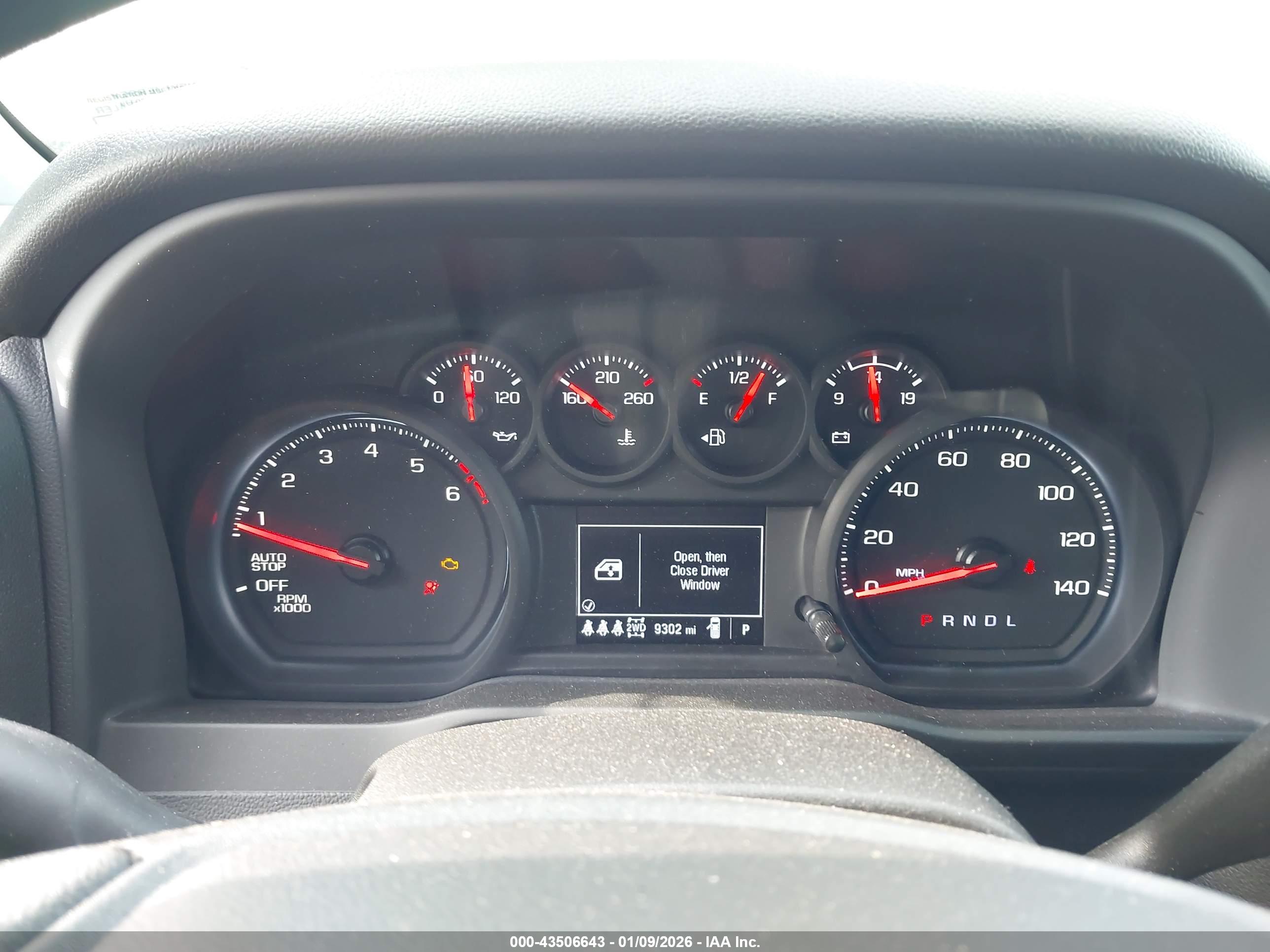 CHEVROLET SILVERADO image 7