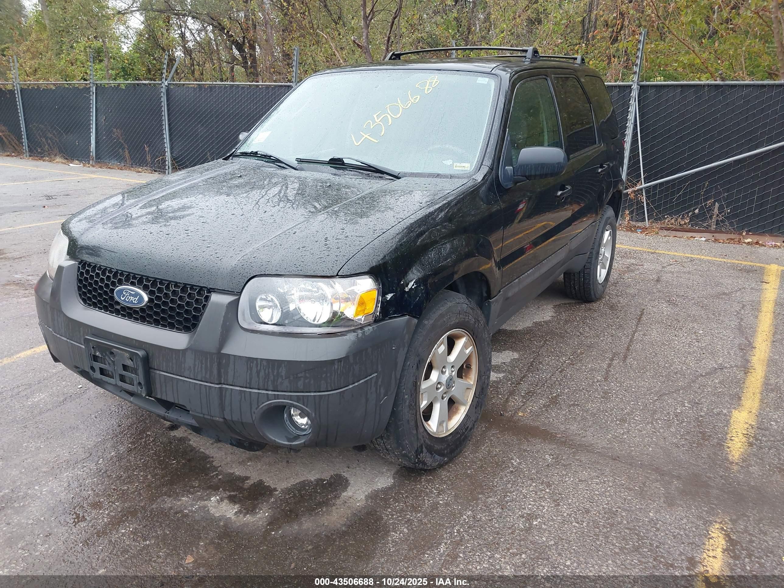 FORD ESCAPE image 2