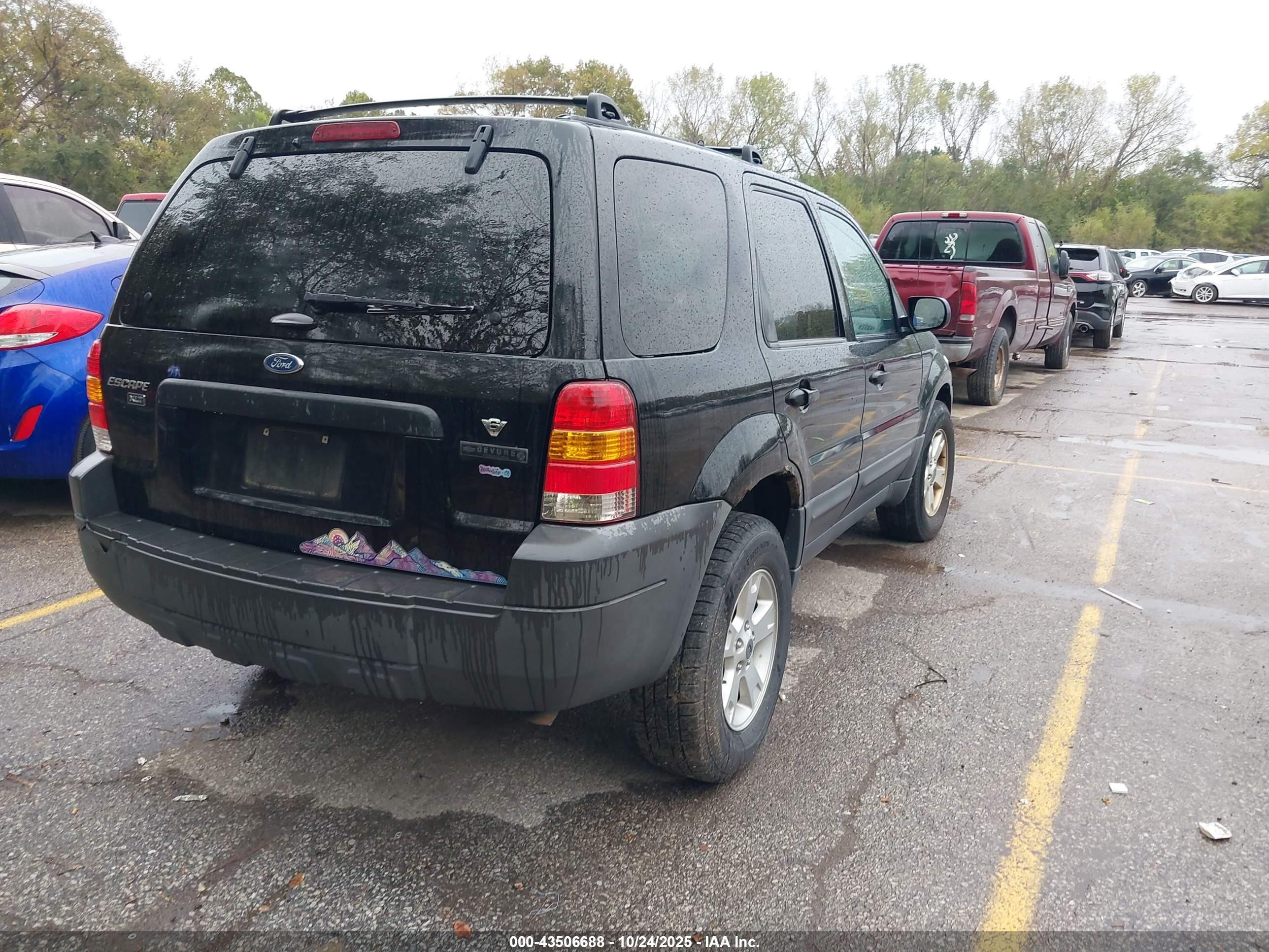FORD ESCAPE image 4
