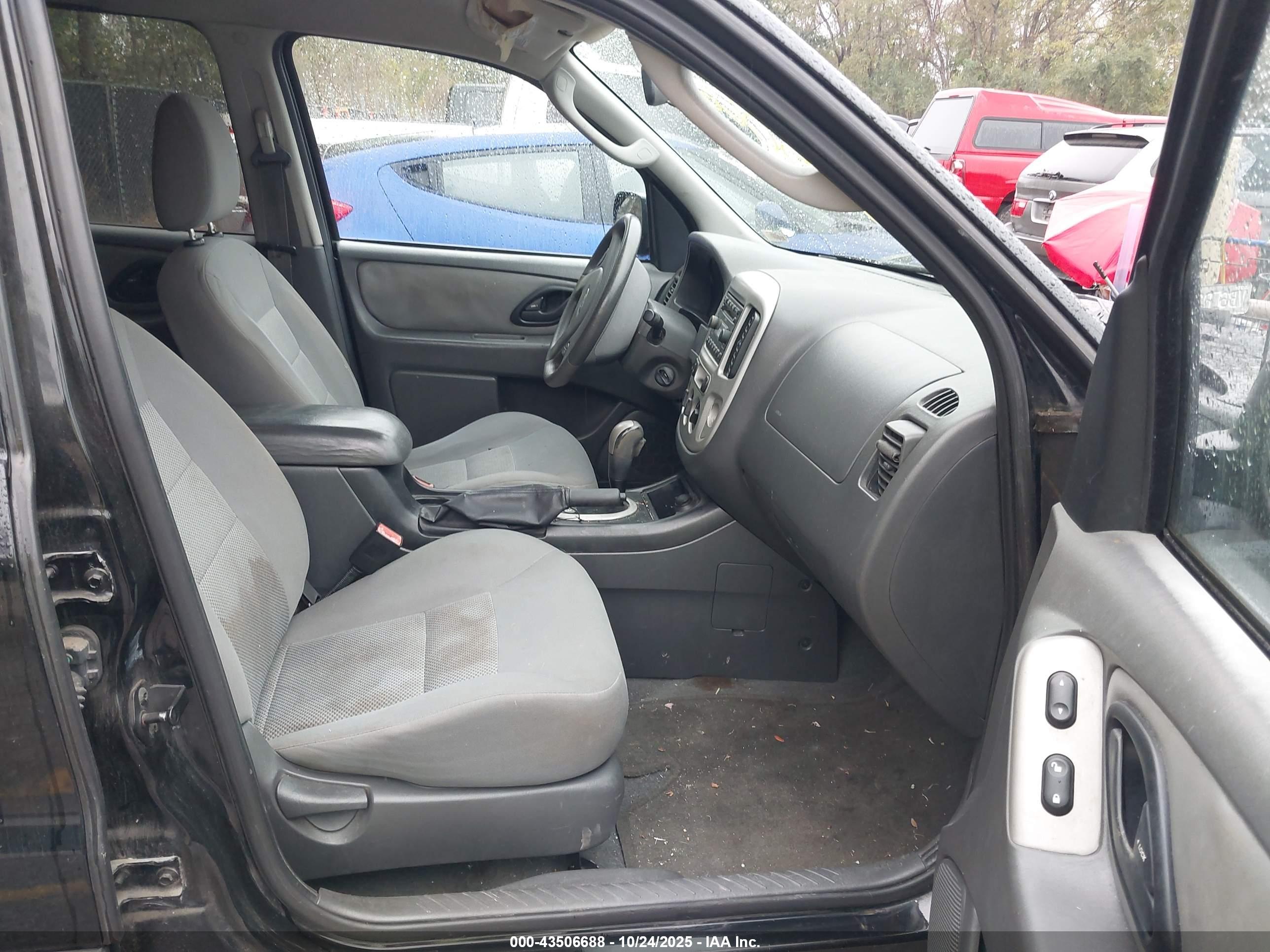 FORD ESCAPE image 5