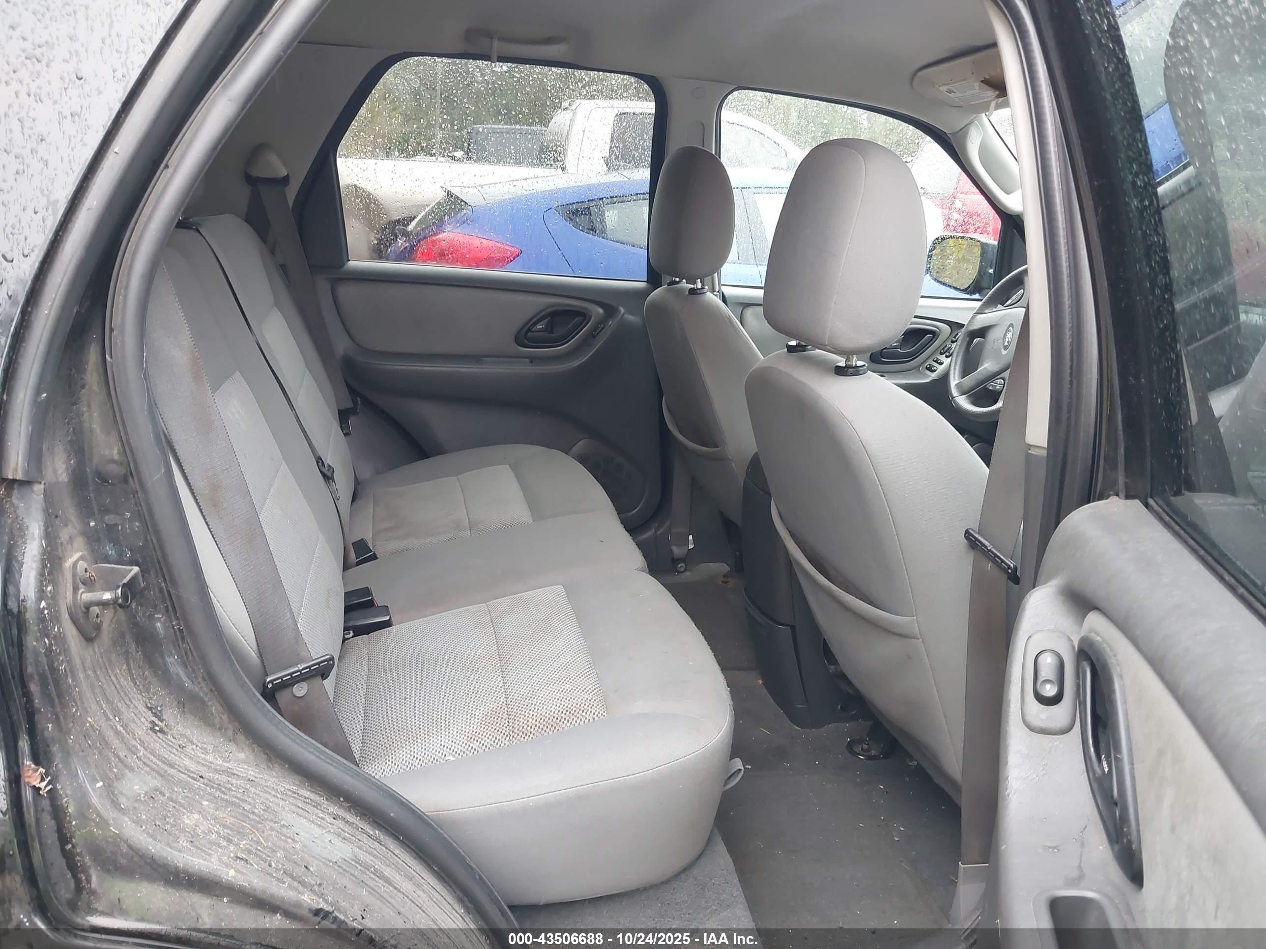 FORD ESCAPE image 8
