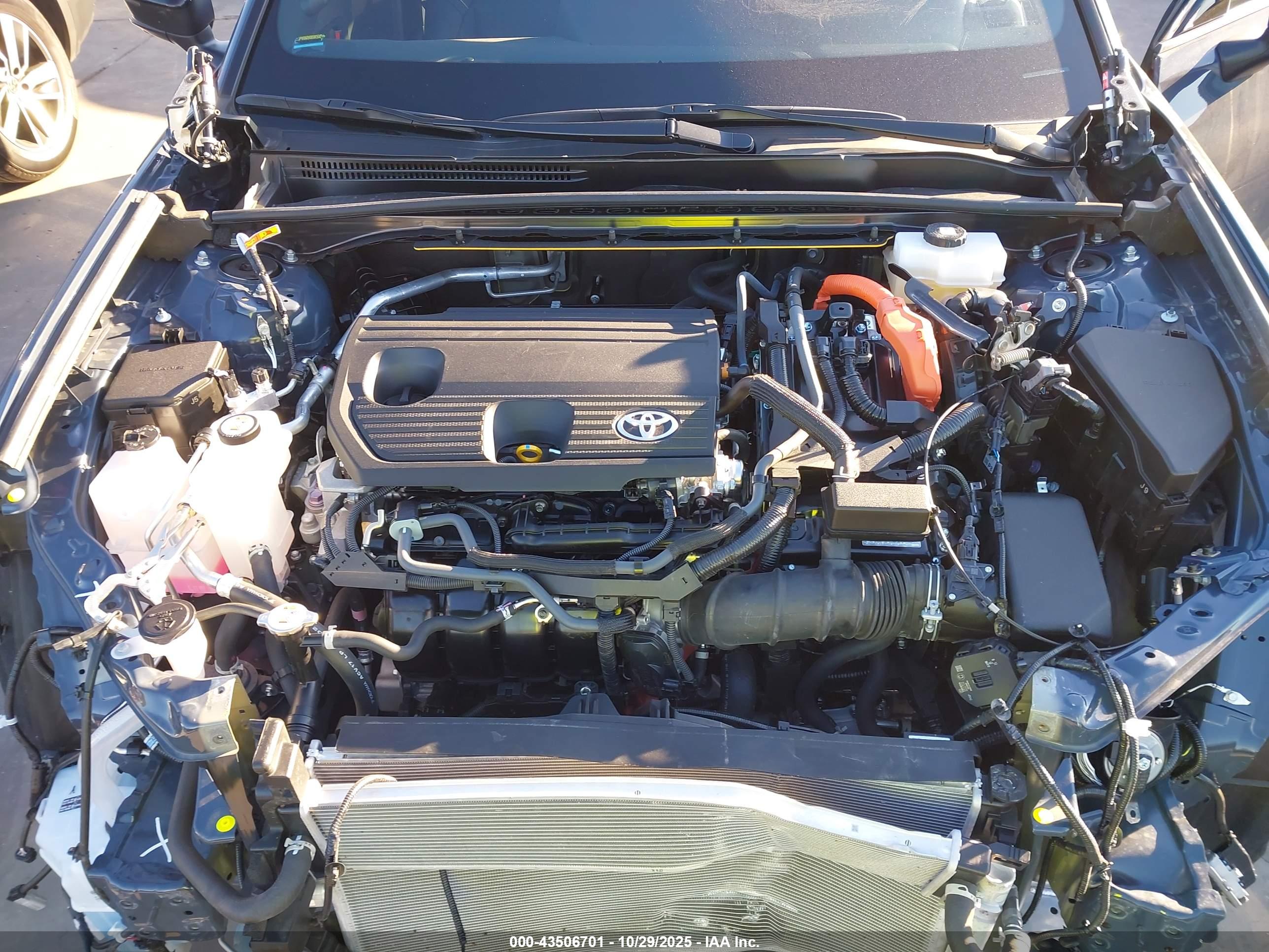 TOYOTA CROWN image 10