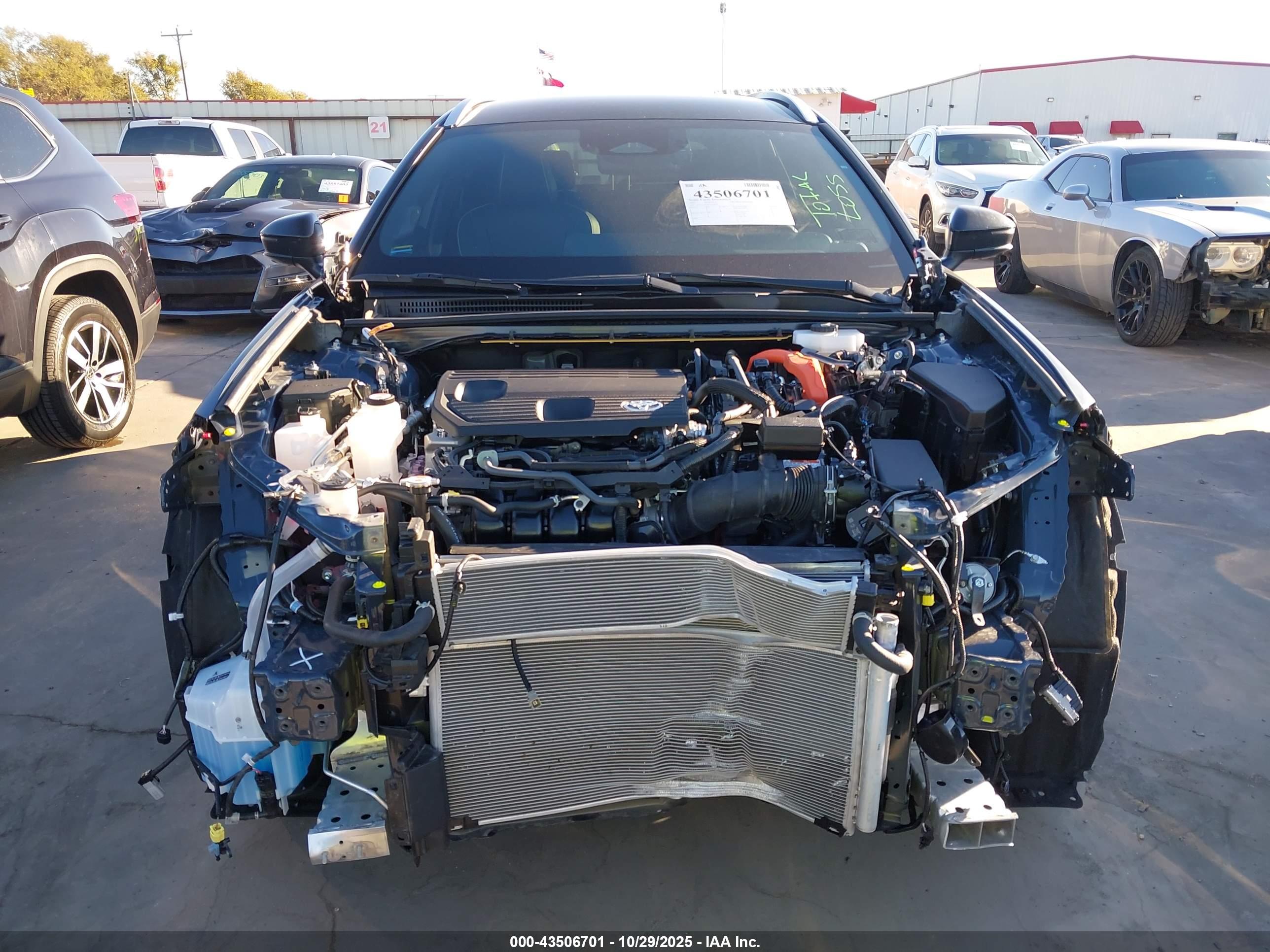 TOYOTA CROWN image 6