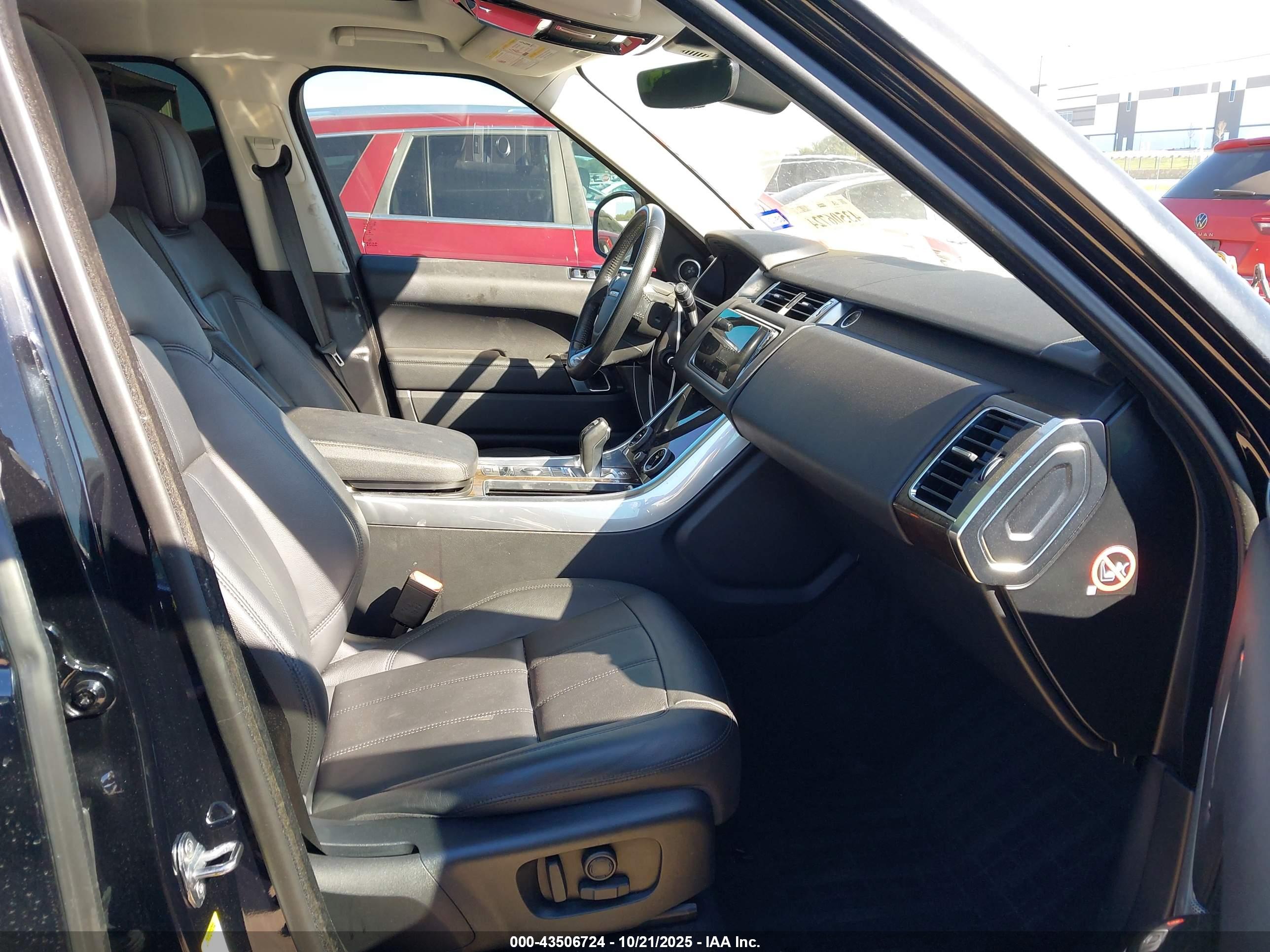 LAND ROVER image 5