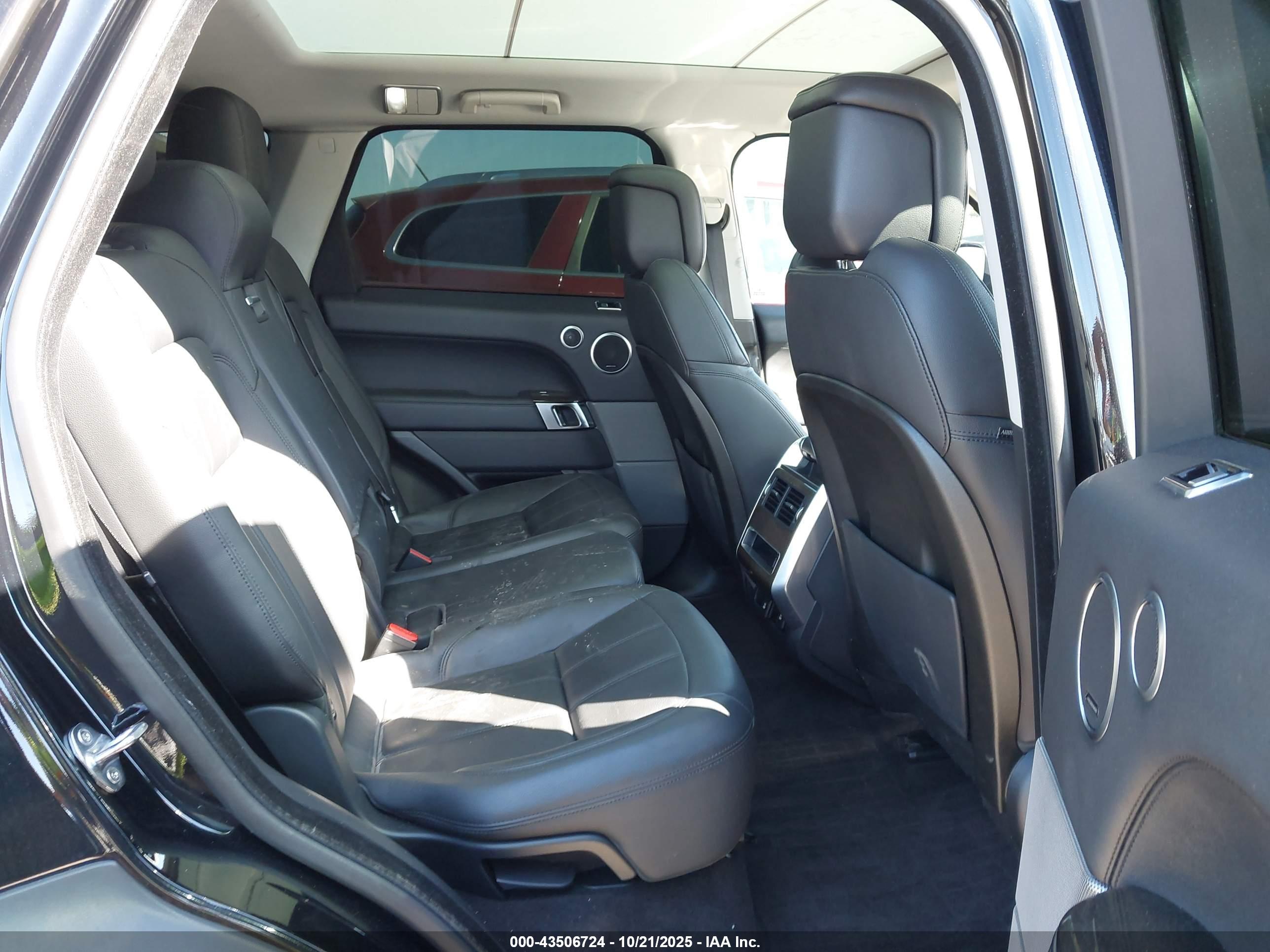 LAND ROVER image 8