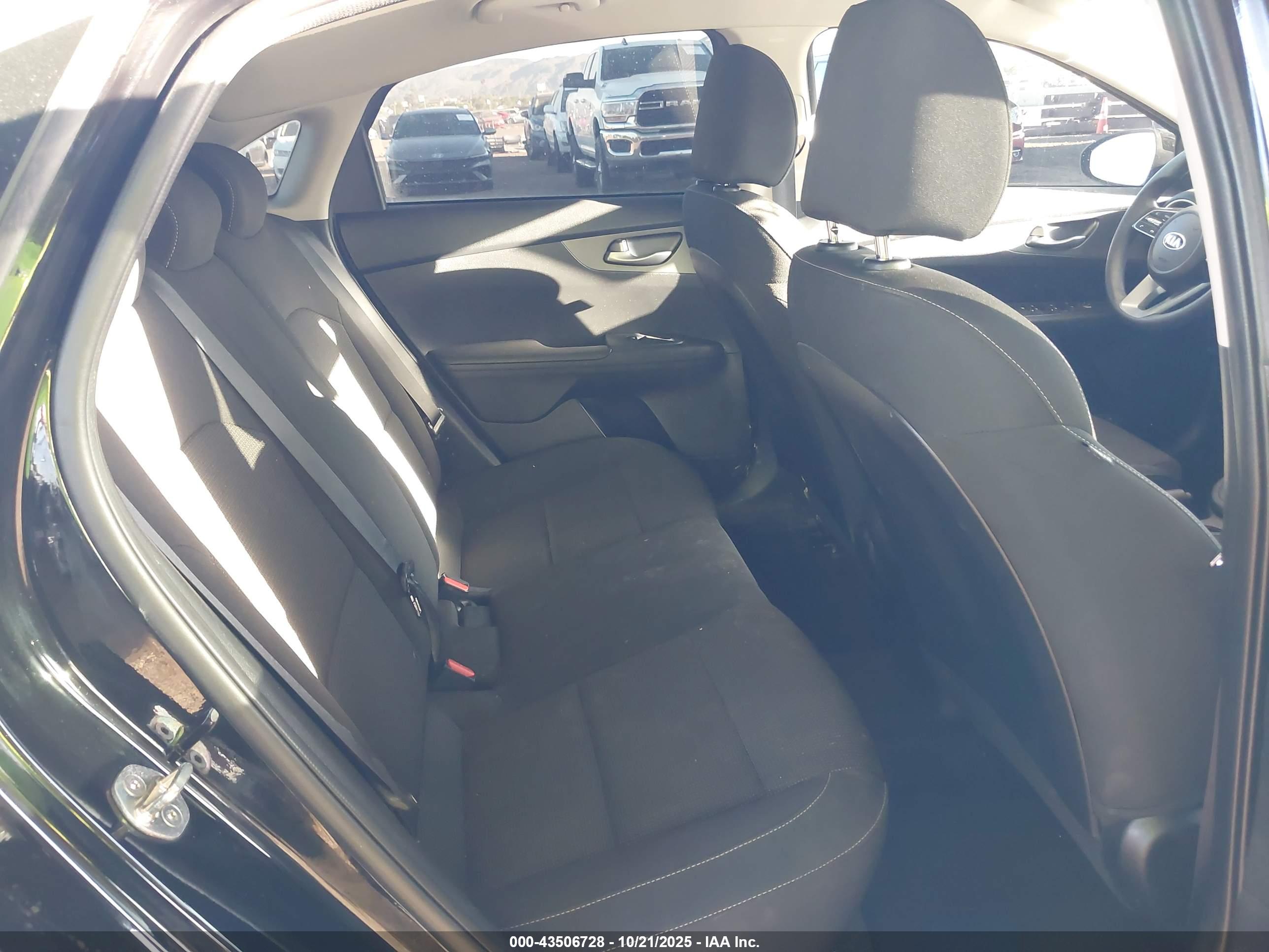 KIA FORTE image 8