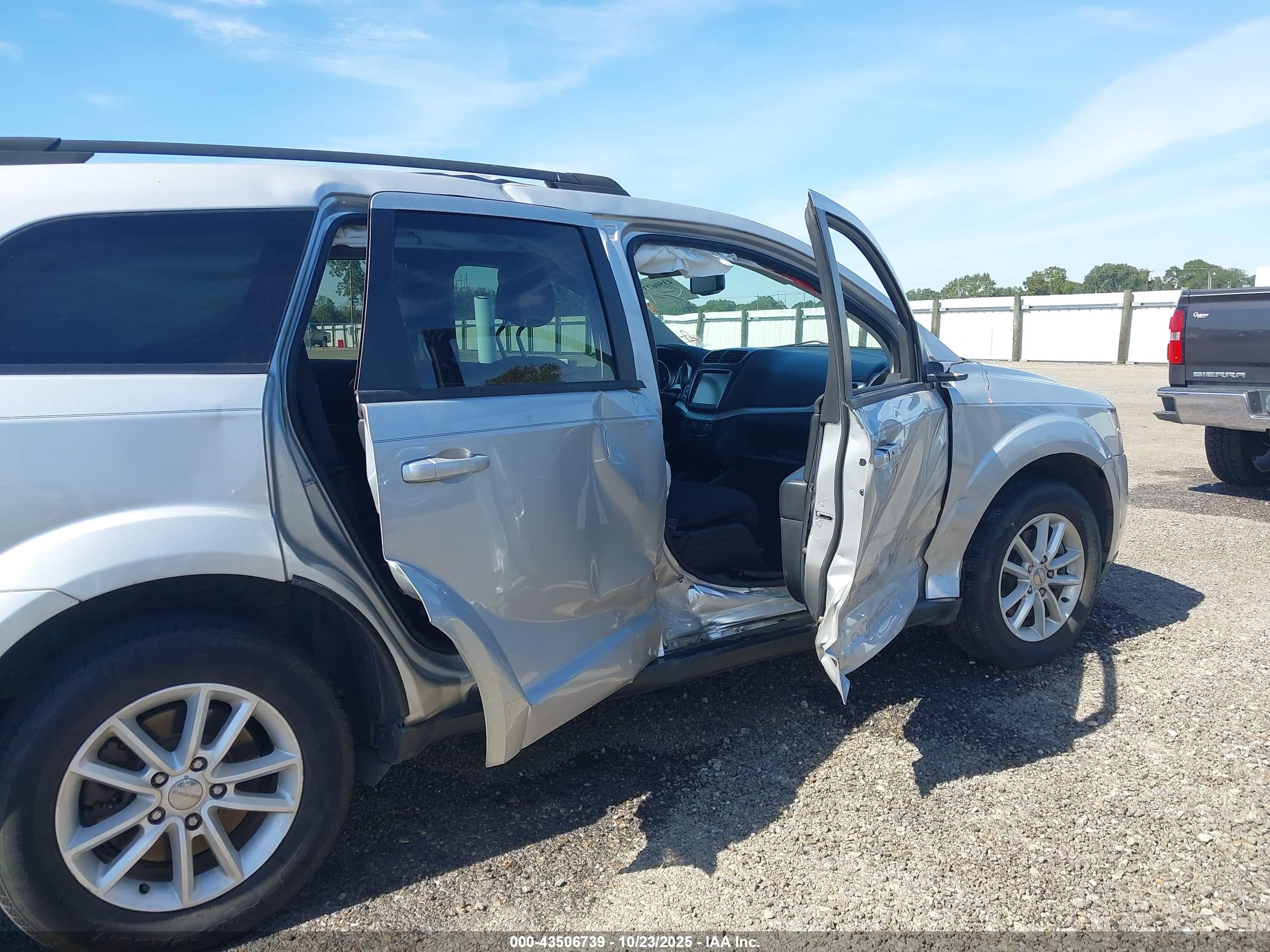 DODGE JOURNEY image 6