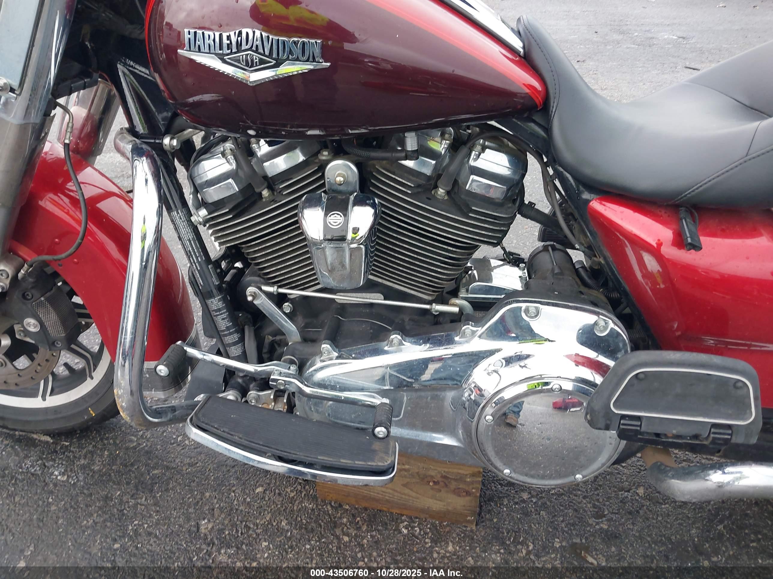 HARLEY-DAVIDSON FLHR image 9