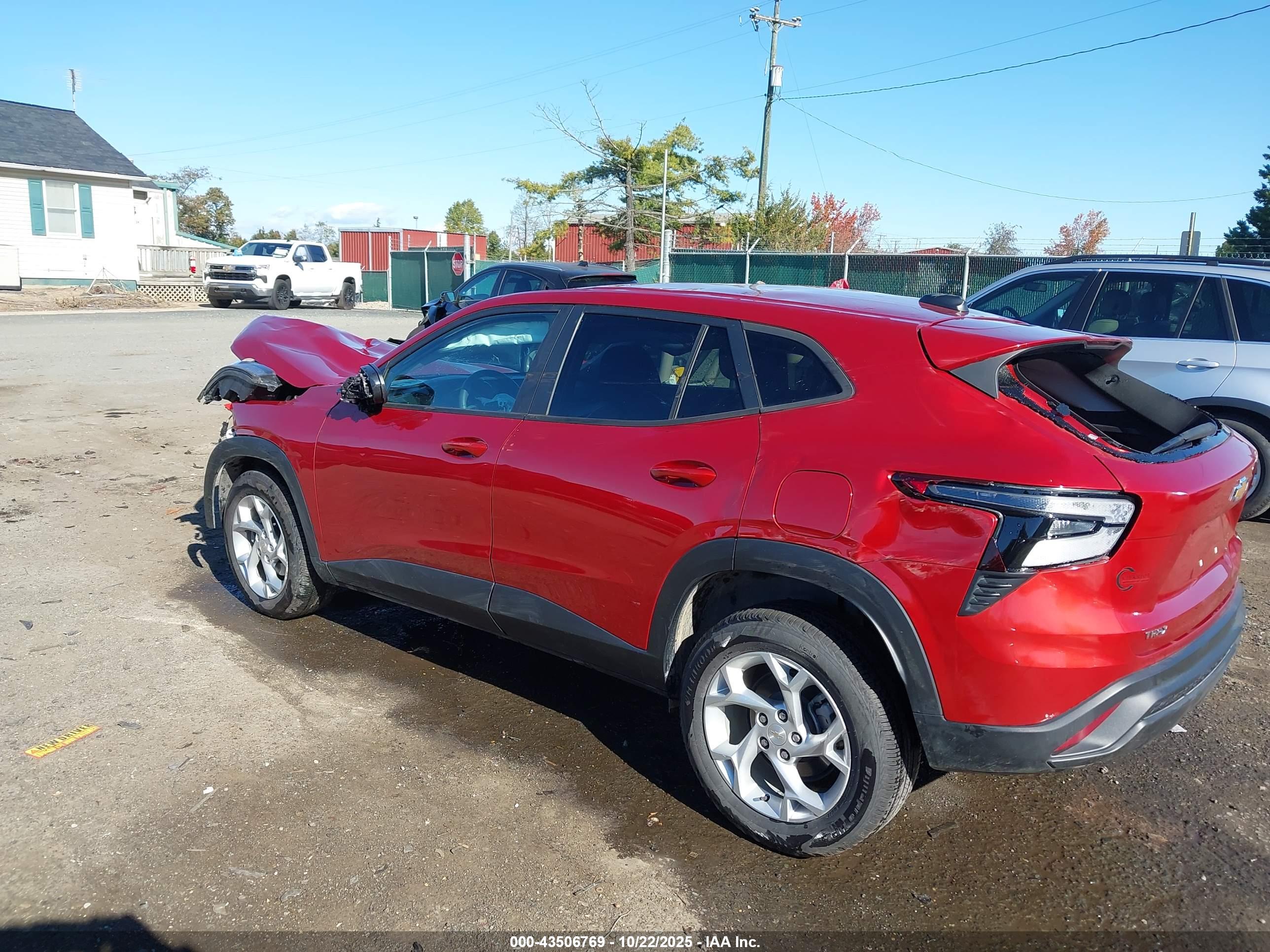CHEVROLET TRAX image 3