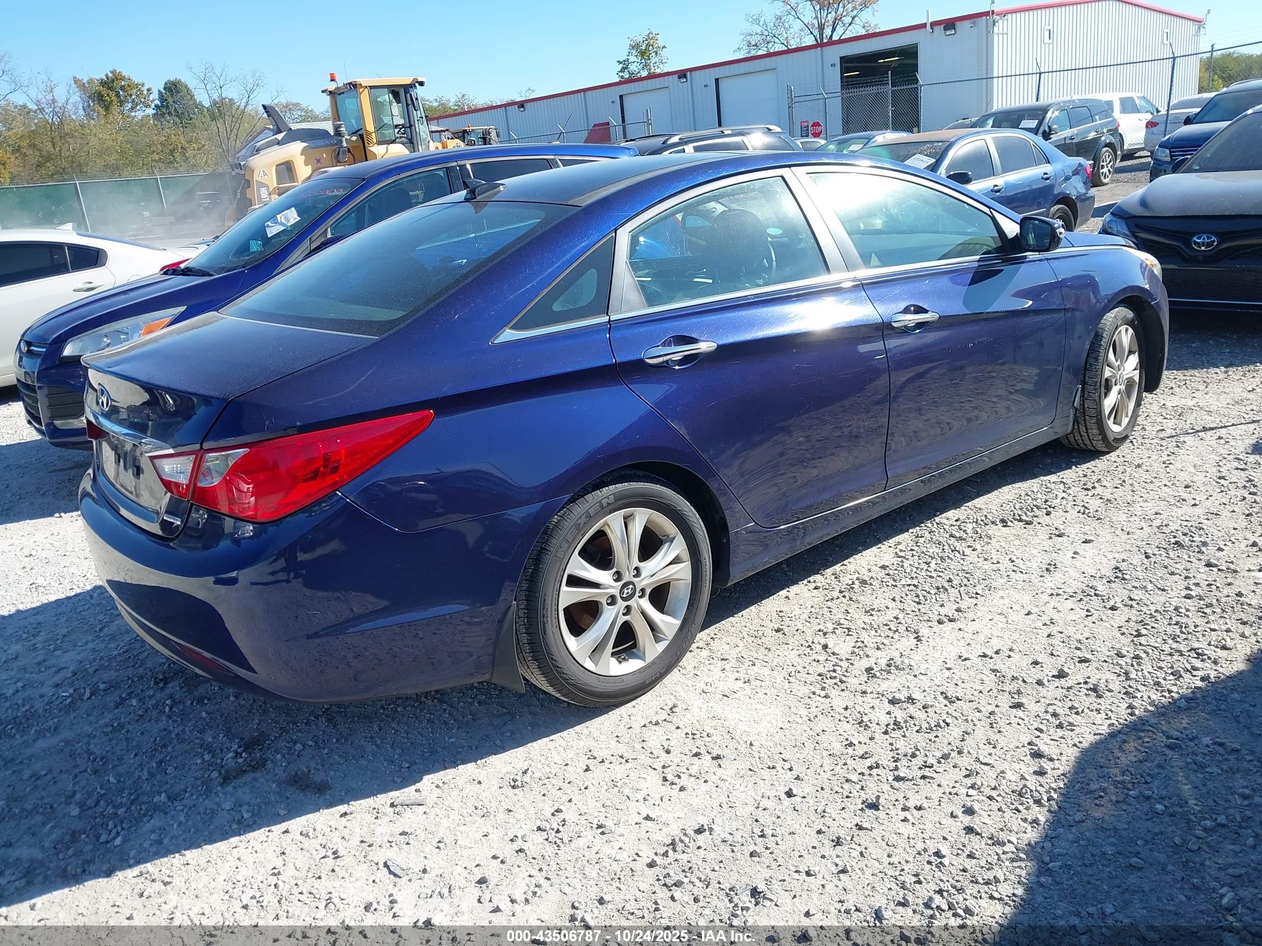 HYUNDAI SONATA image 4