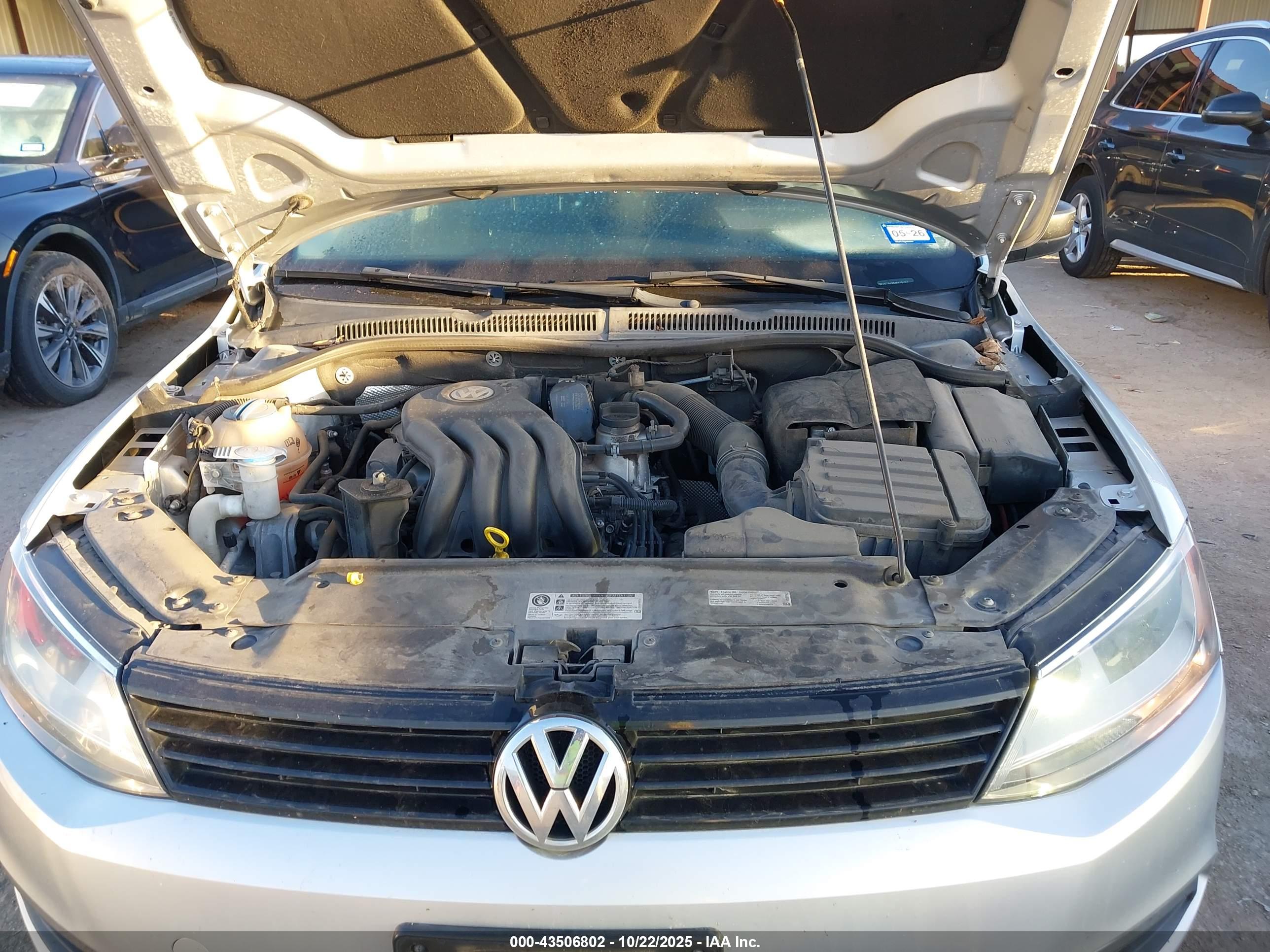 VOLKSWAGEN JETTA image 10