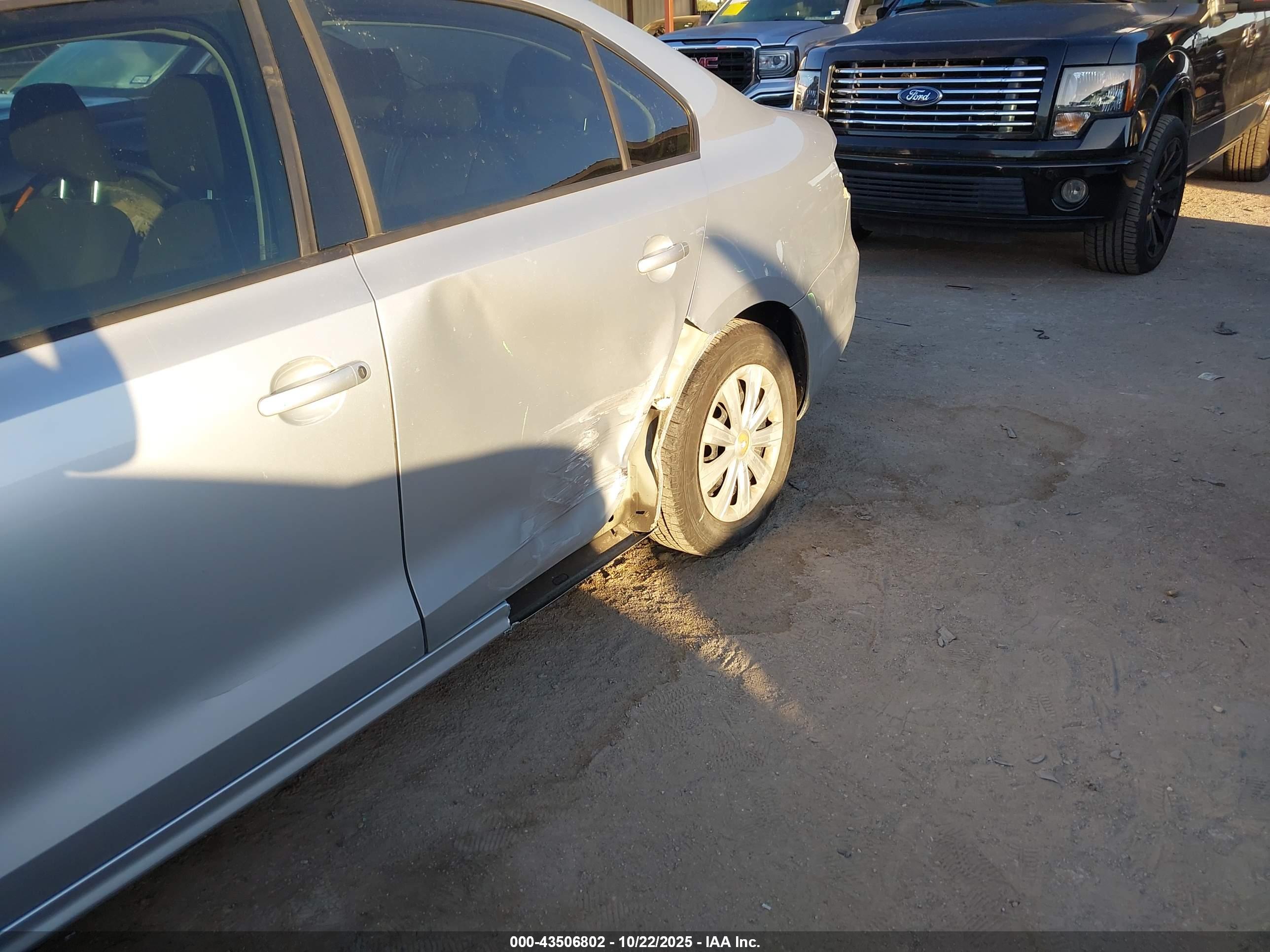 VOLKSWAGEN JETTA image 6