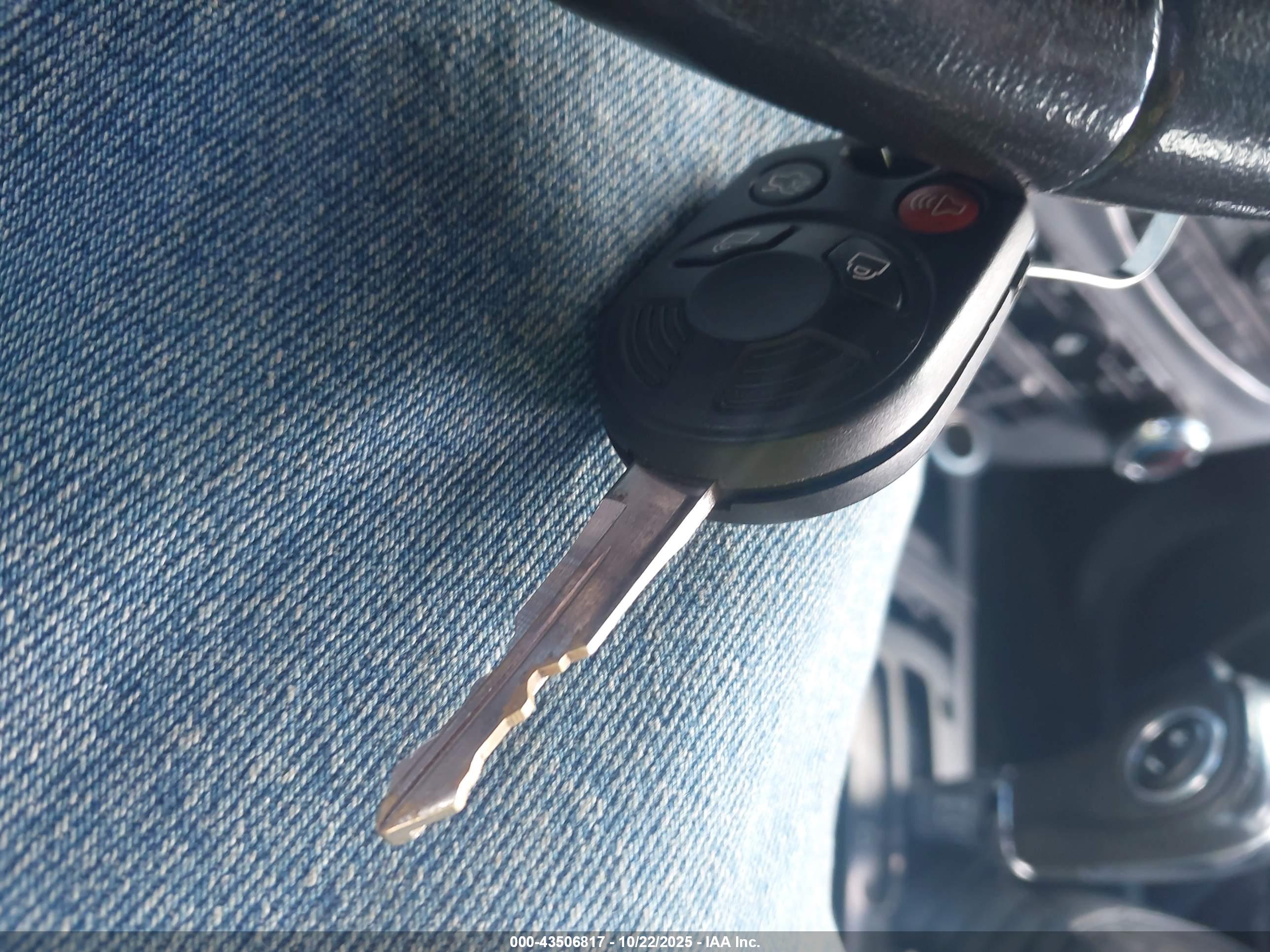 FORD FUSION image 11