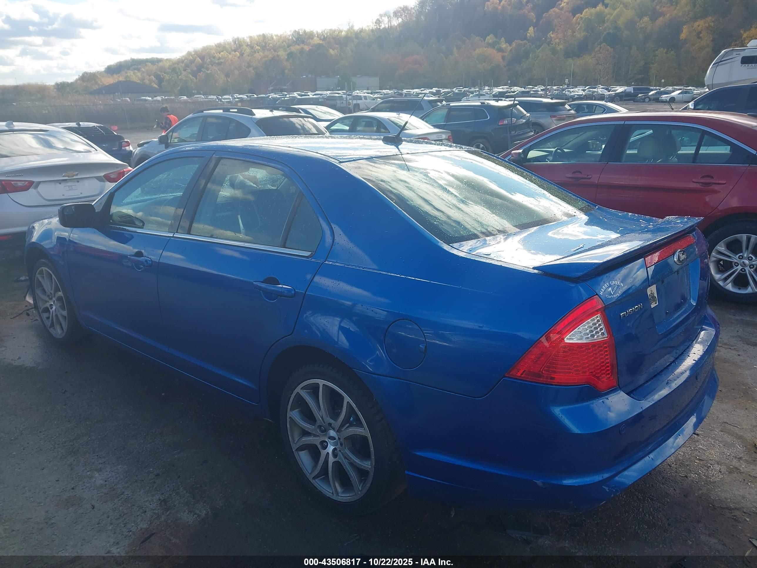 FORD FUSION image 3