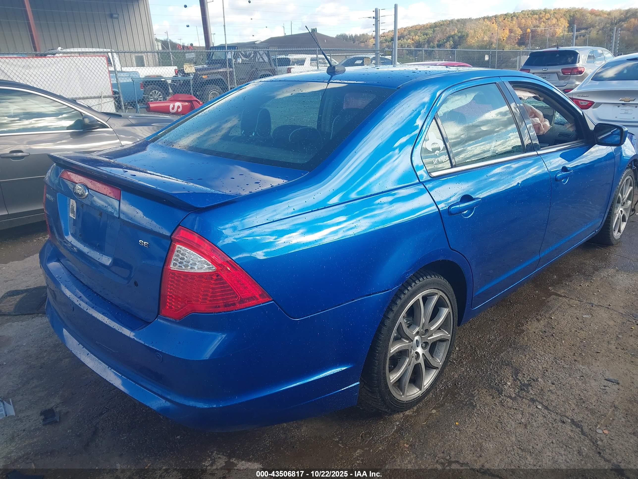 FORD FUSION image 4