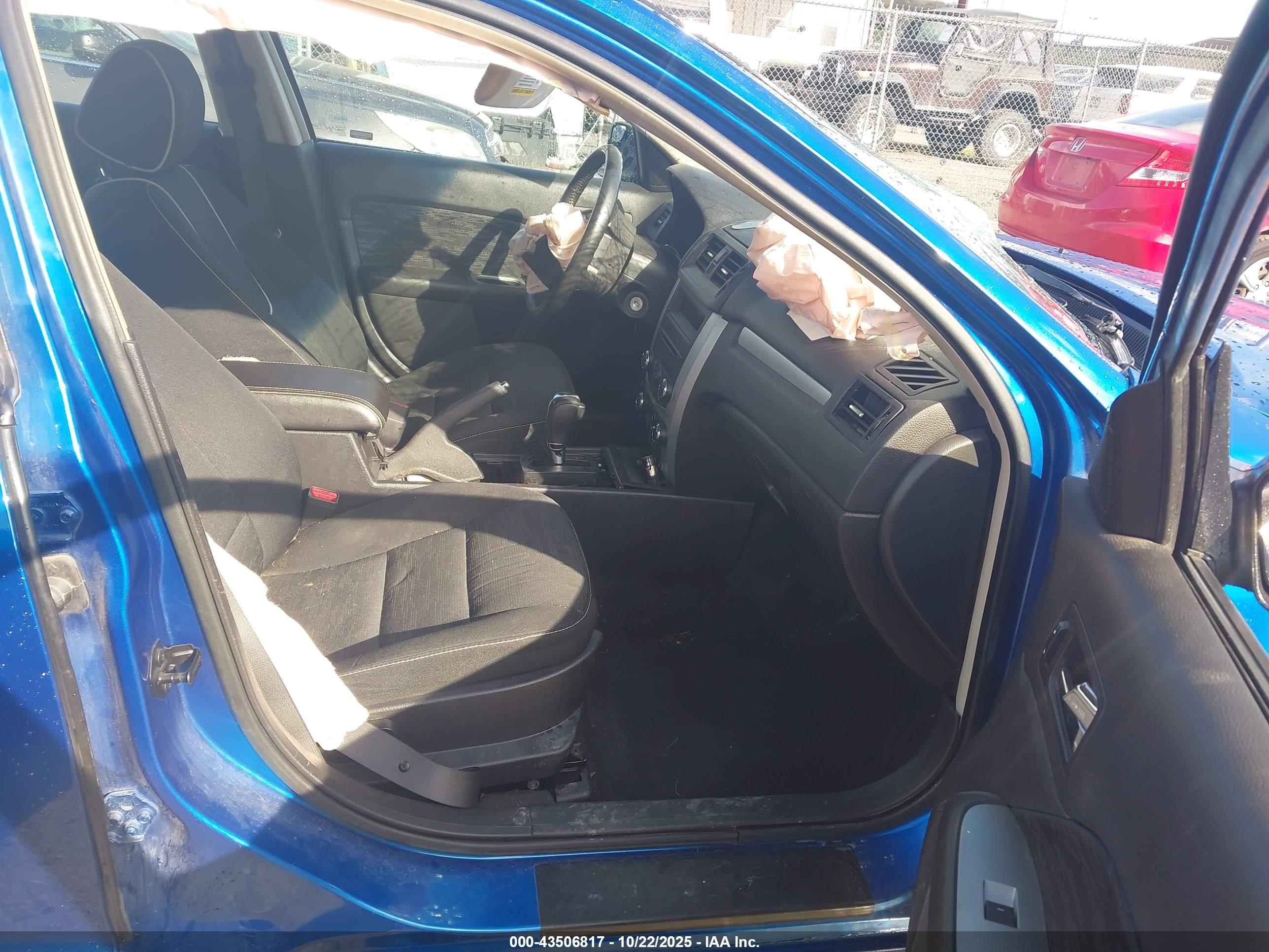 FORD FUSION image 5