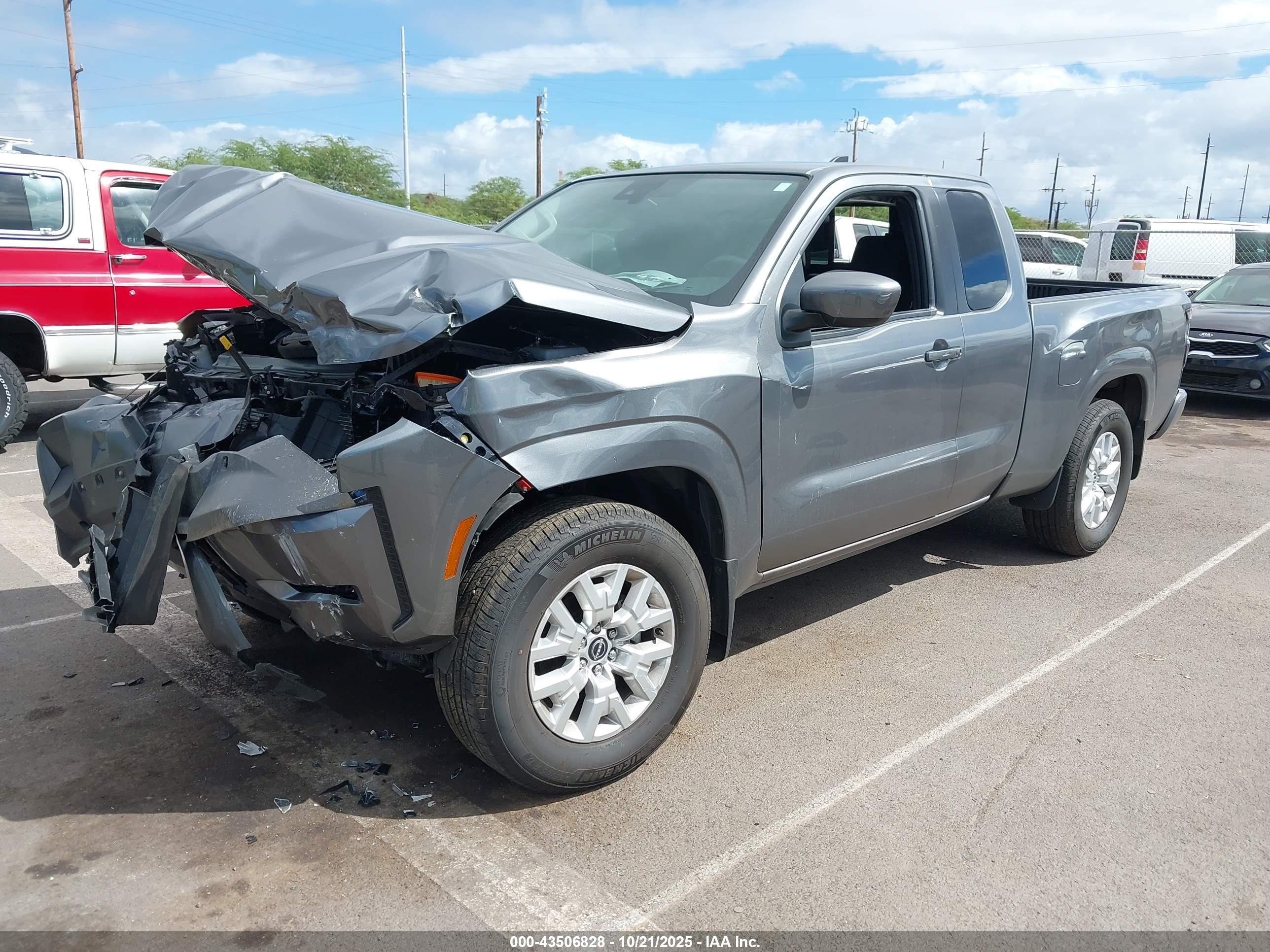 NISSAN FRONTIER image 2