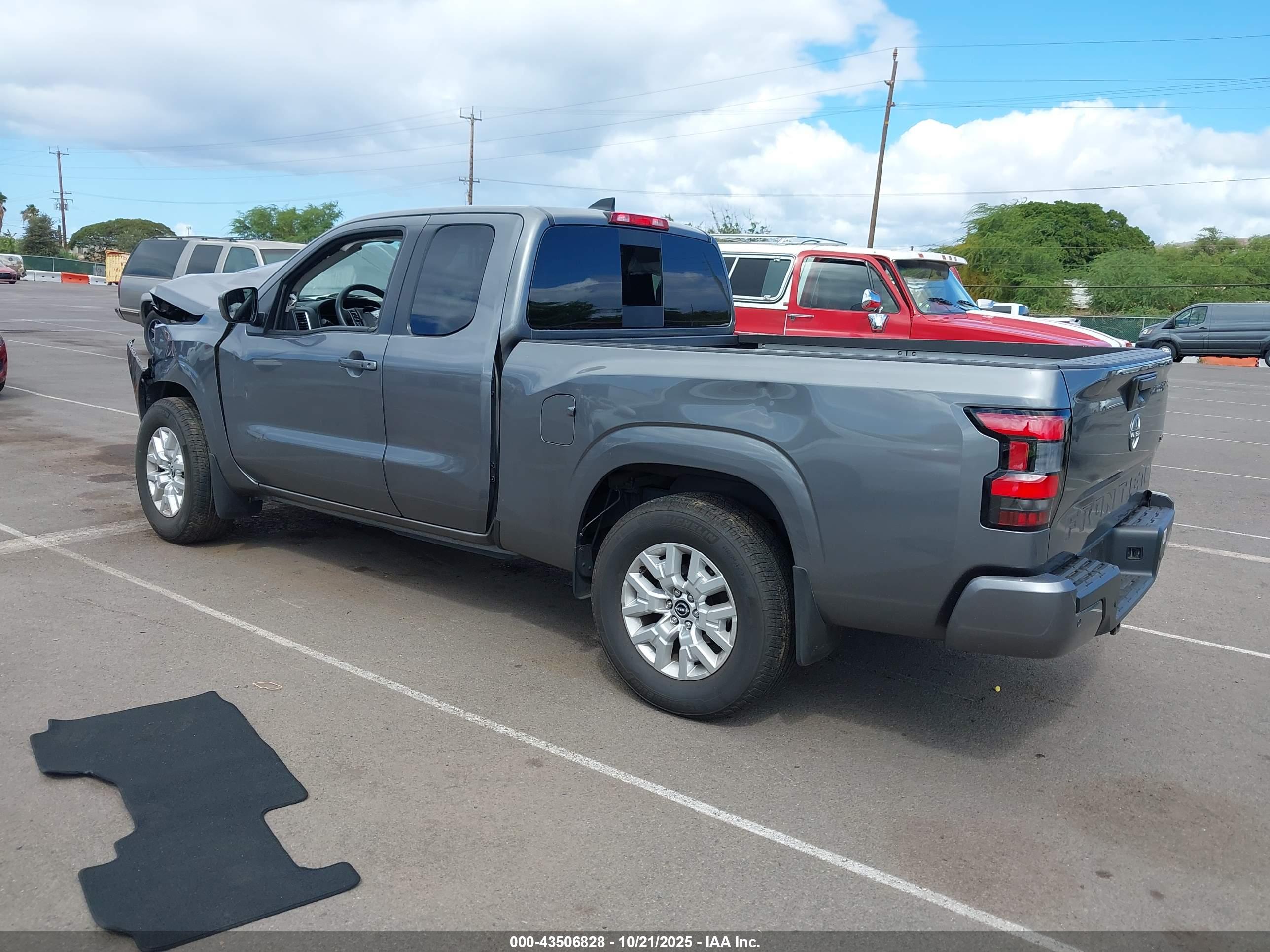NISSAN FRONTIER image 3