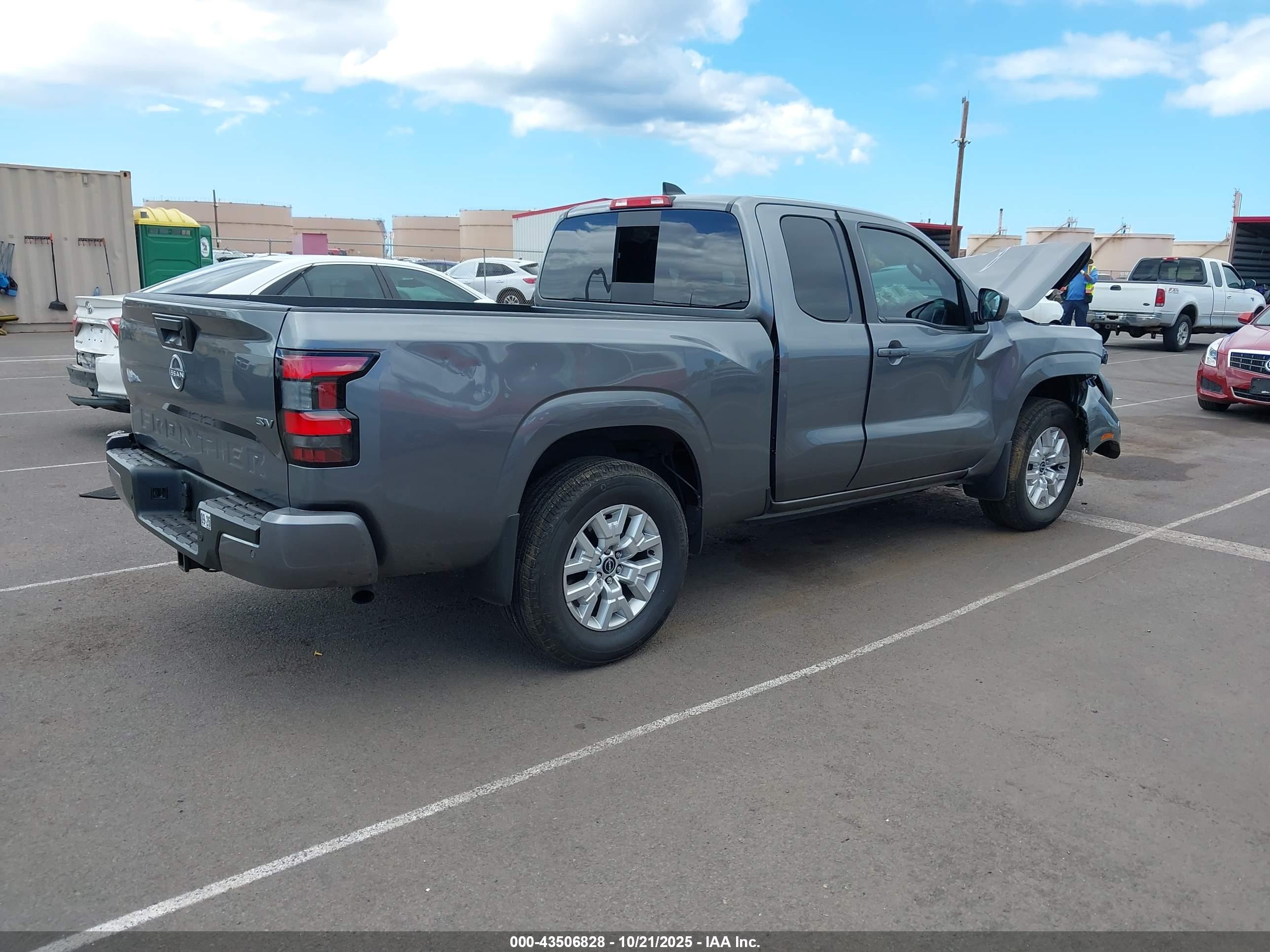 NISSAN FRONTIER image 4