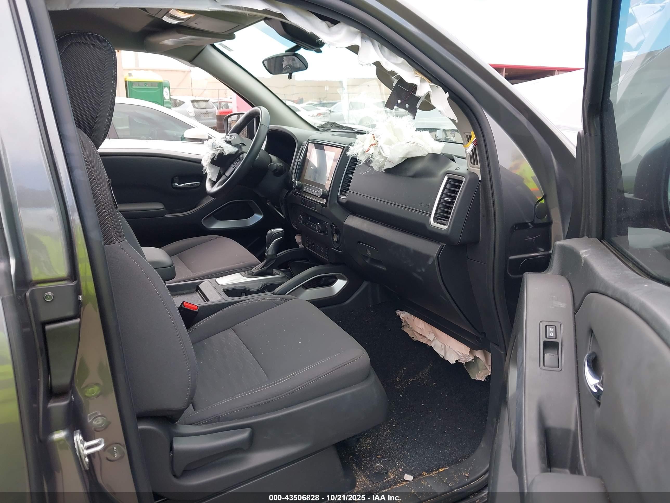 NISSAN FRONTIER image 5