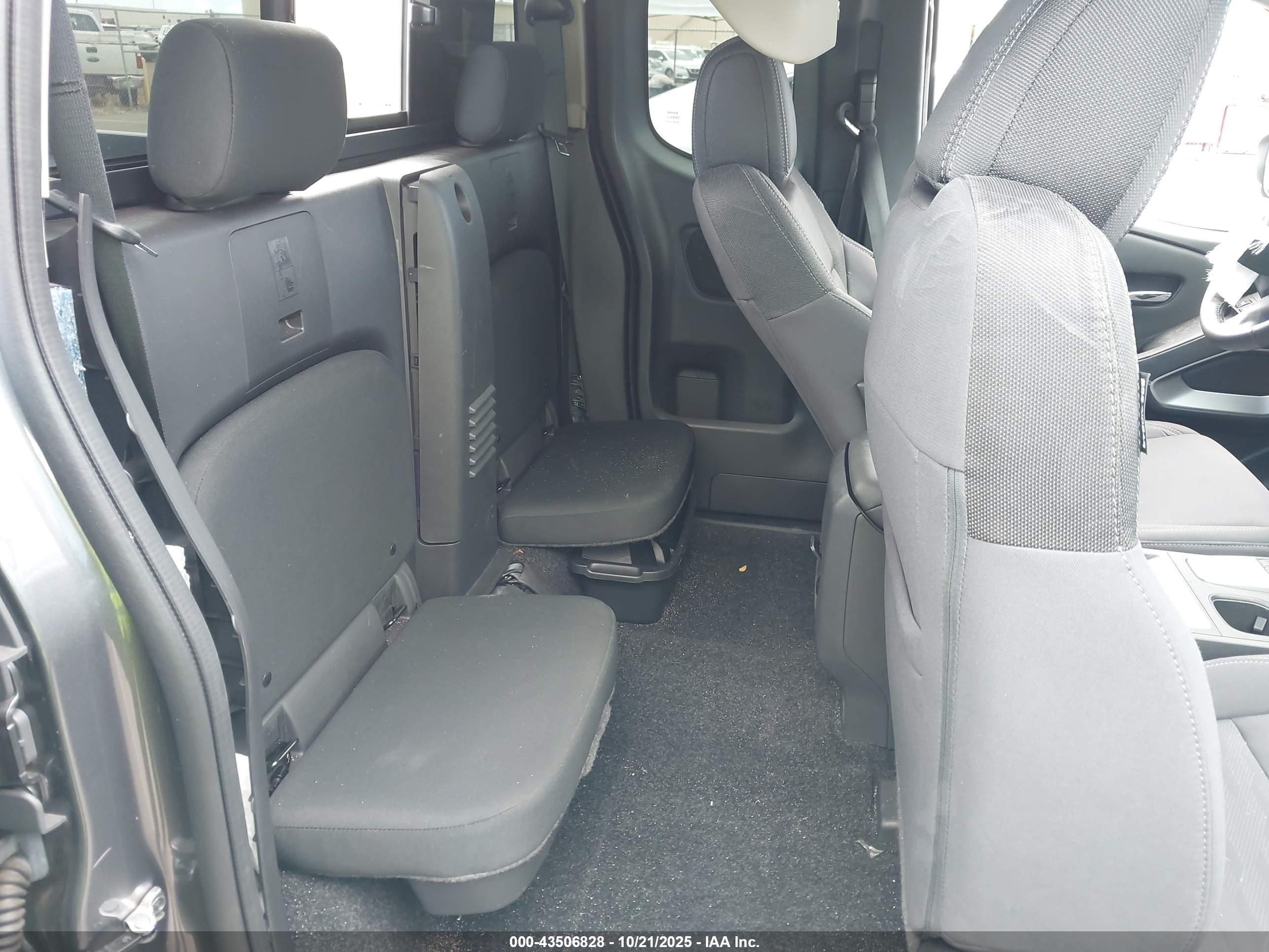 NISSAN FRONTIER image 8