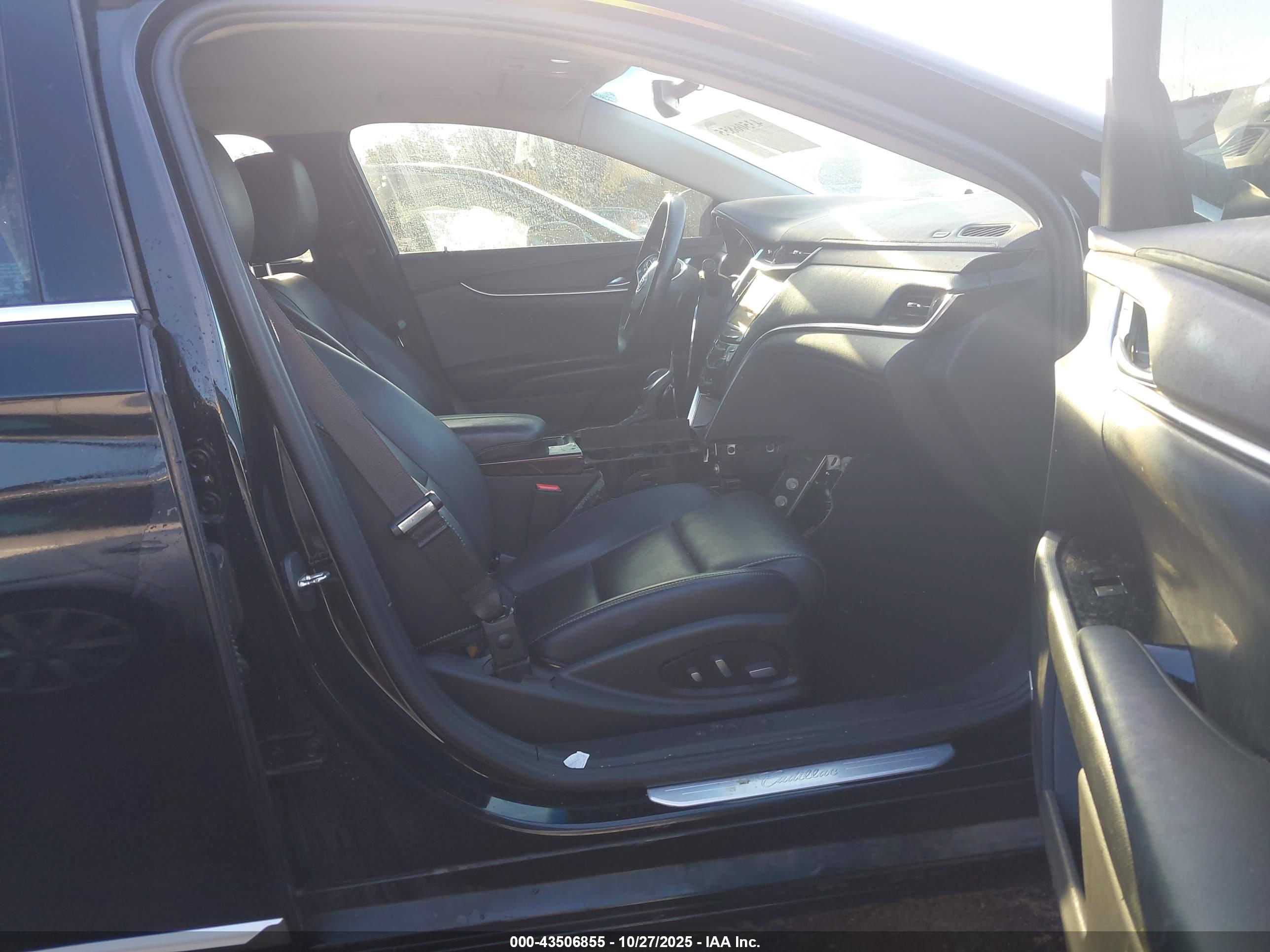 CADILLAC XTS image 5