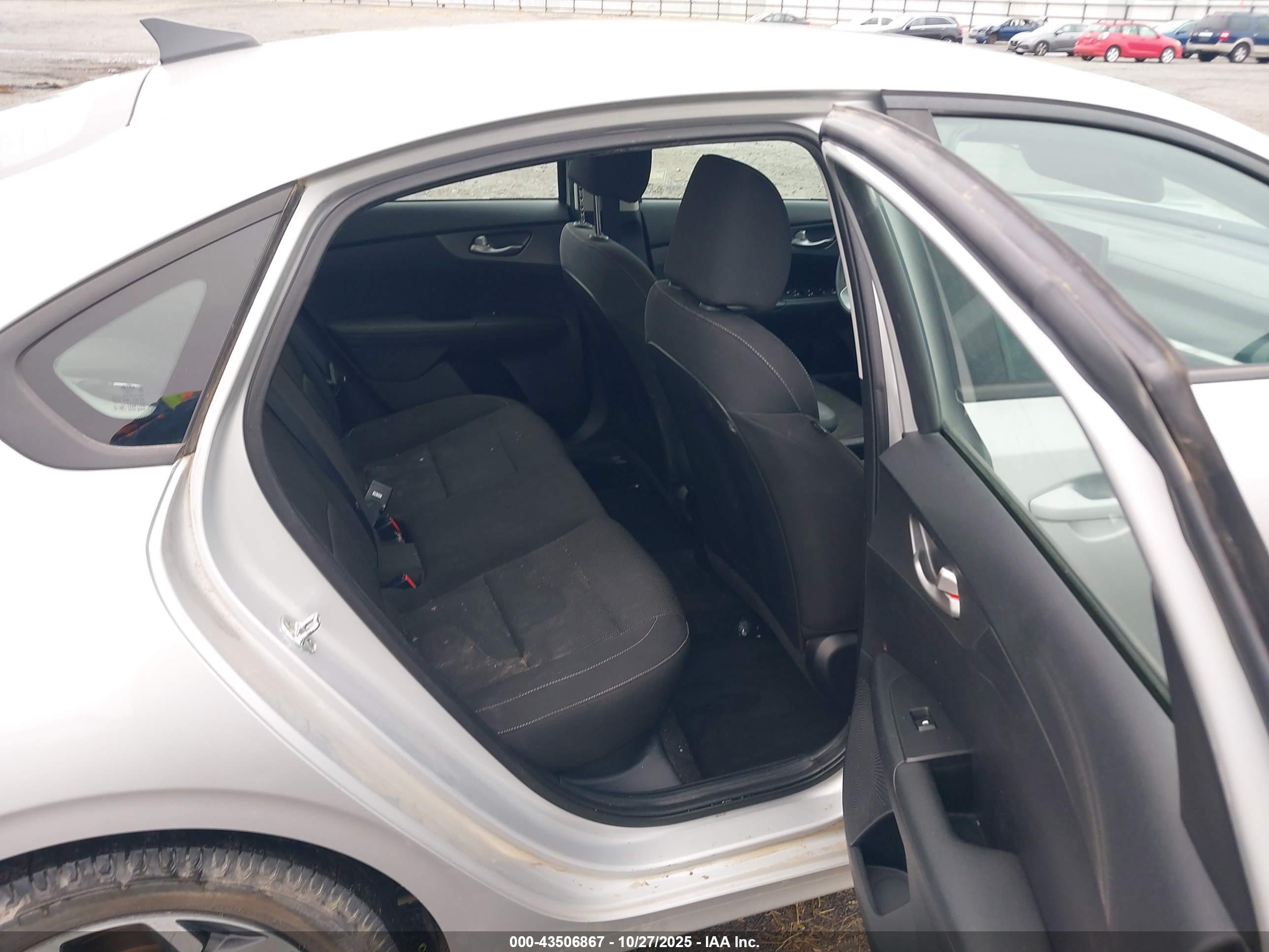KIA FORTE image 8