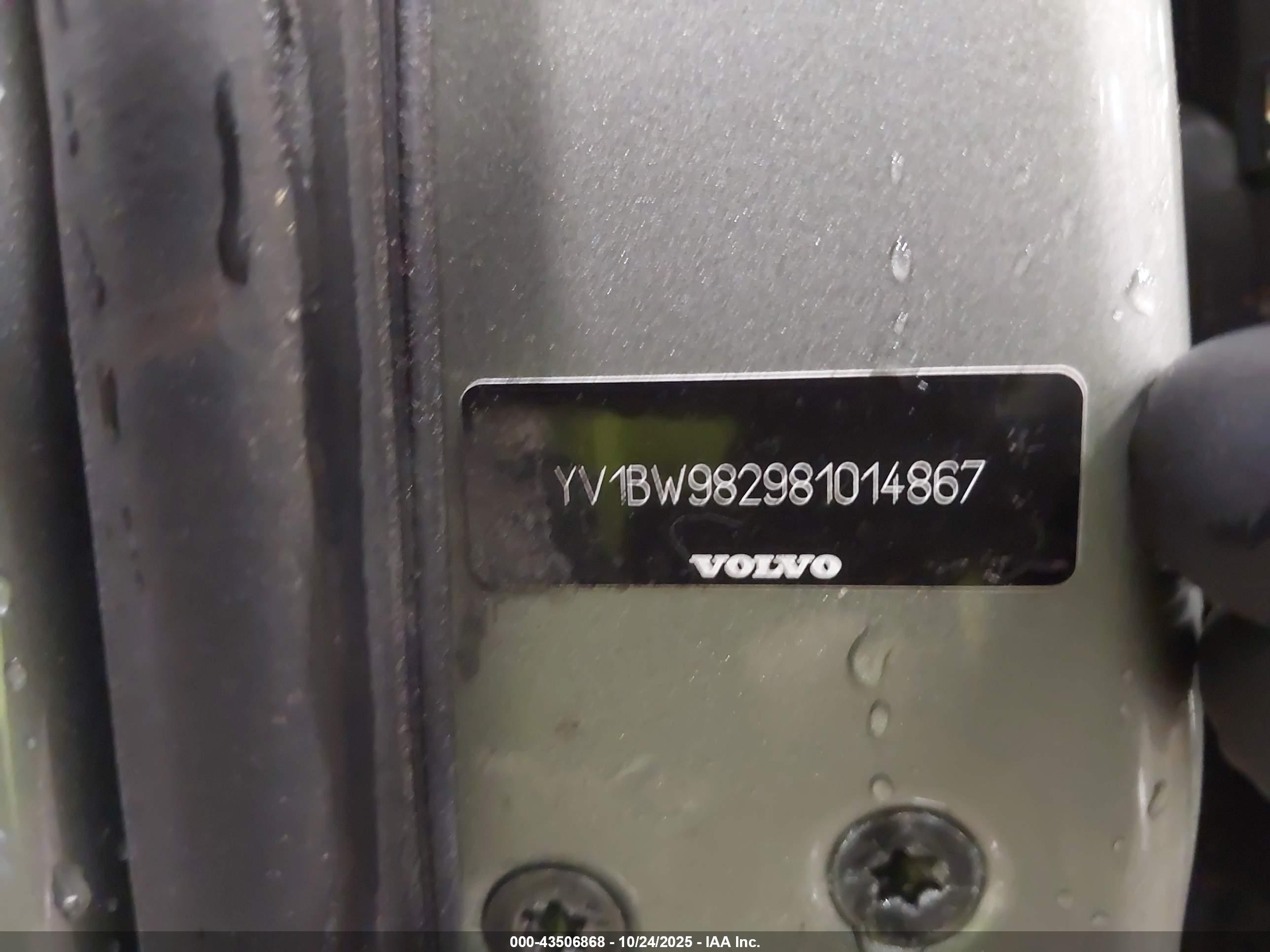 VOLVO V70 image 9