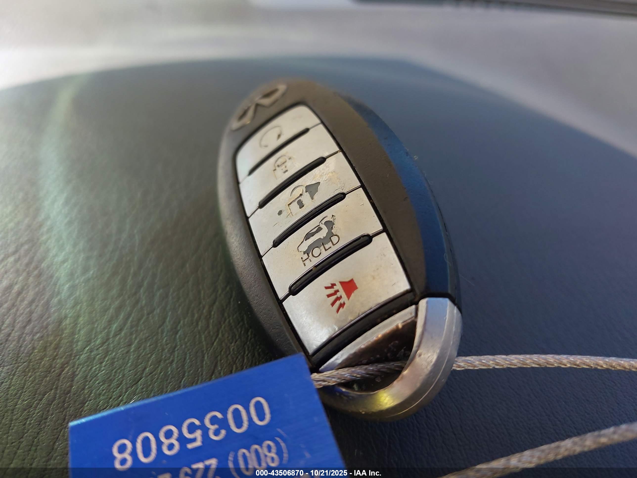INFINITI QX80 image 11