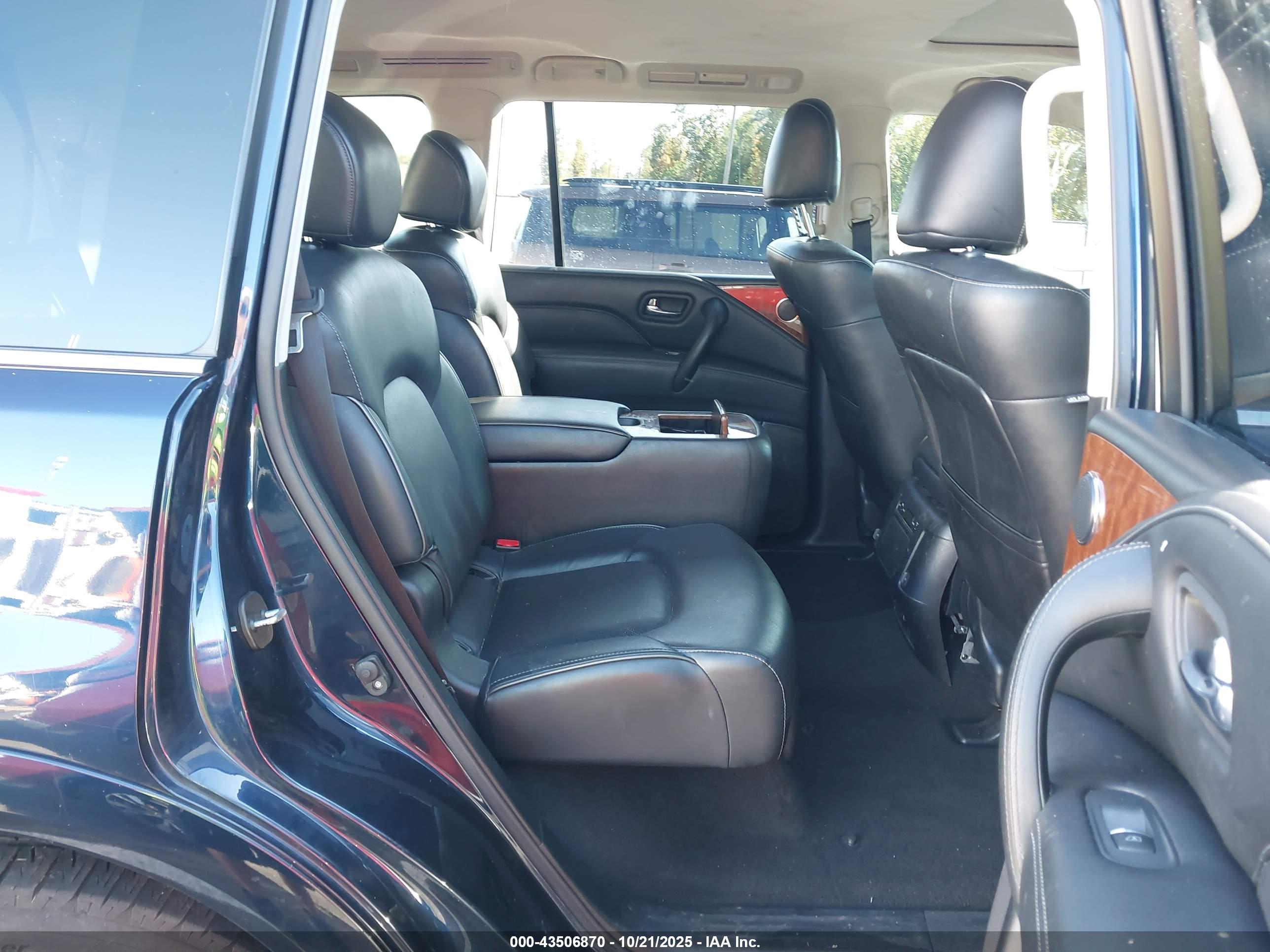INFINITI QX80 image 8