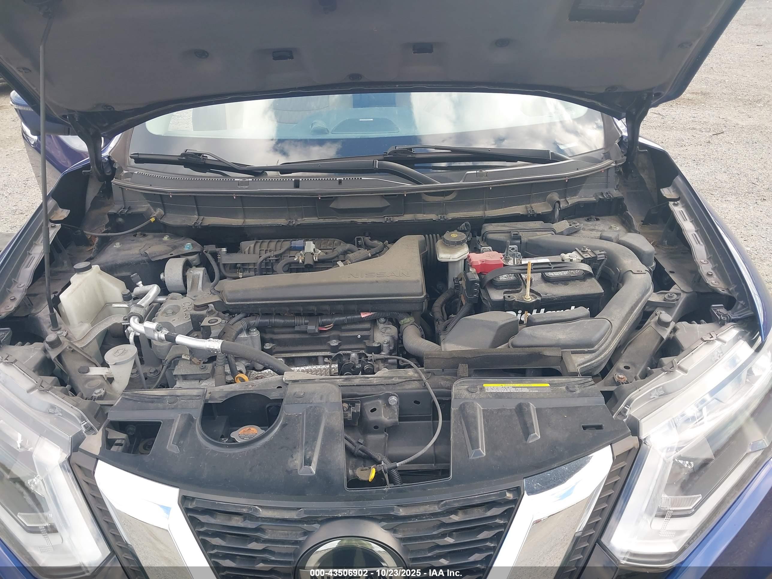 NISSAN ROGUE image 10