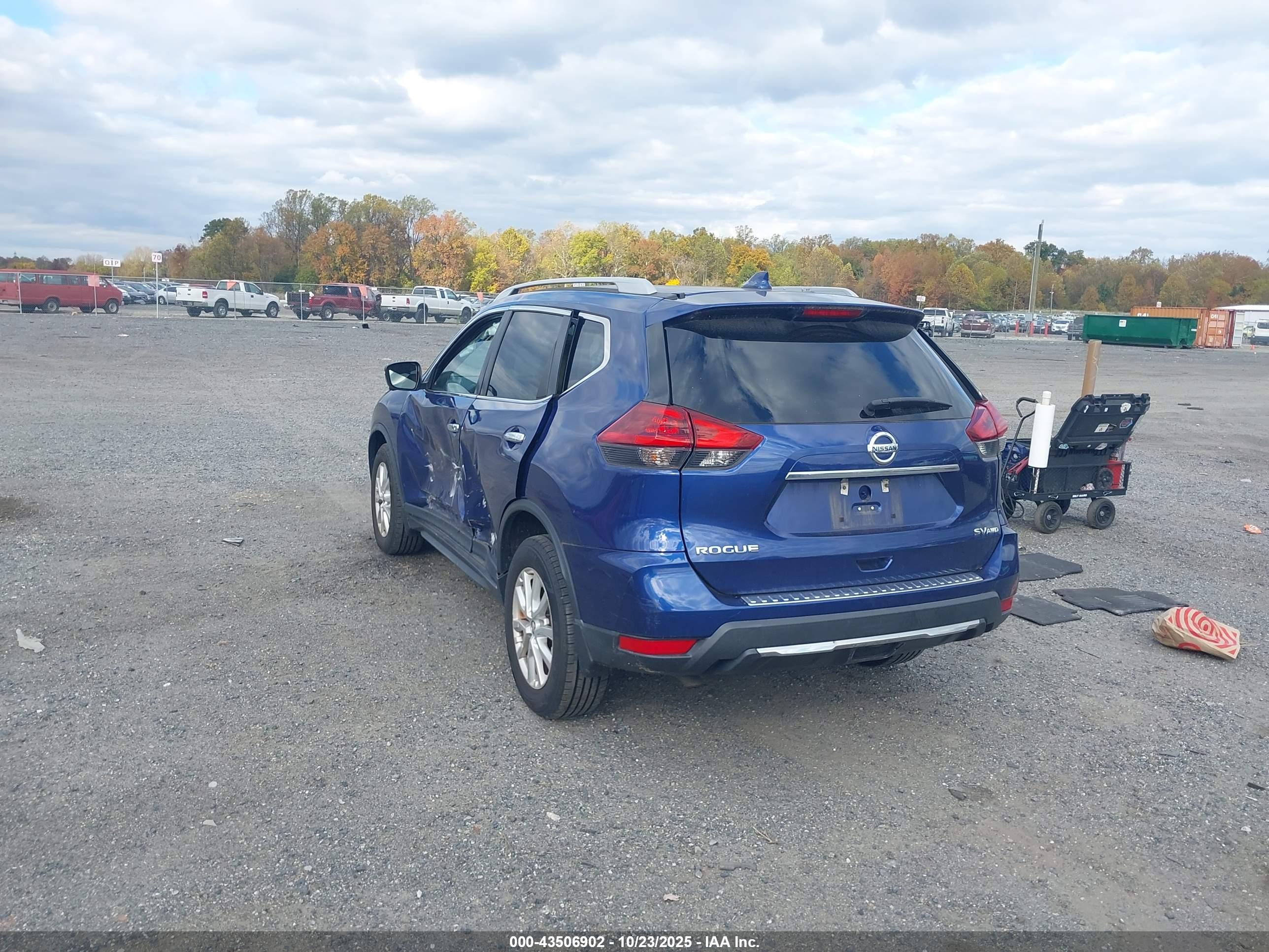NISSAN ROGUE image 3