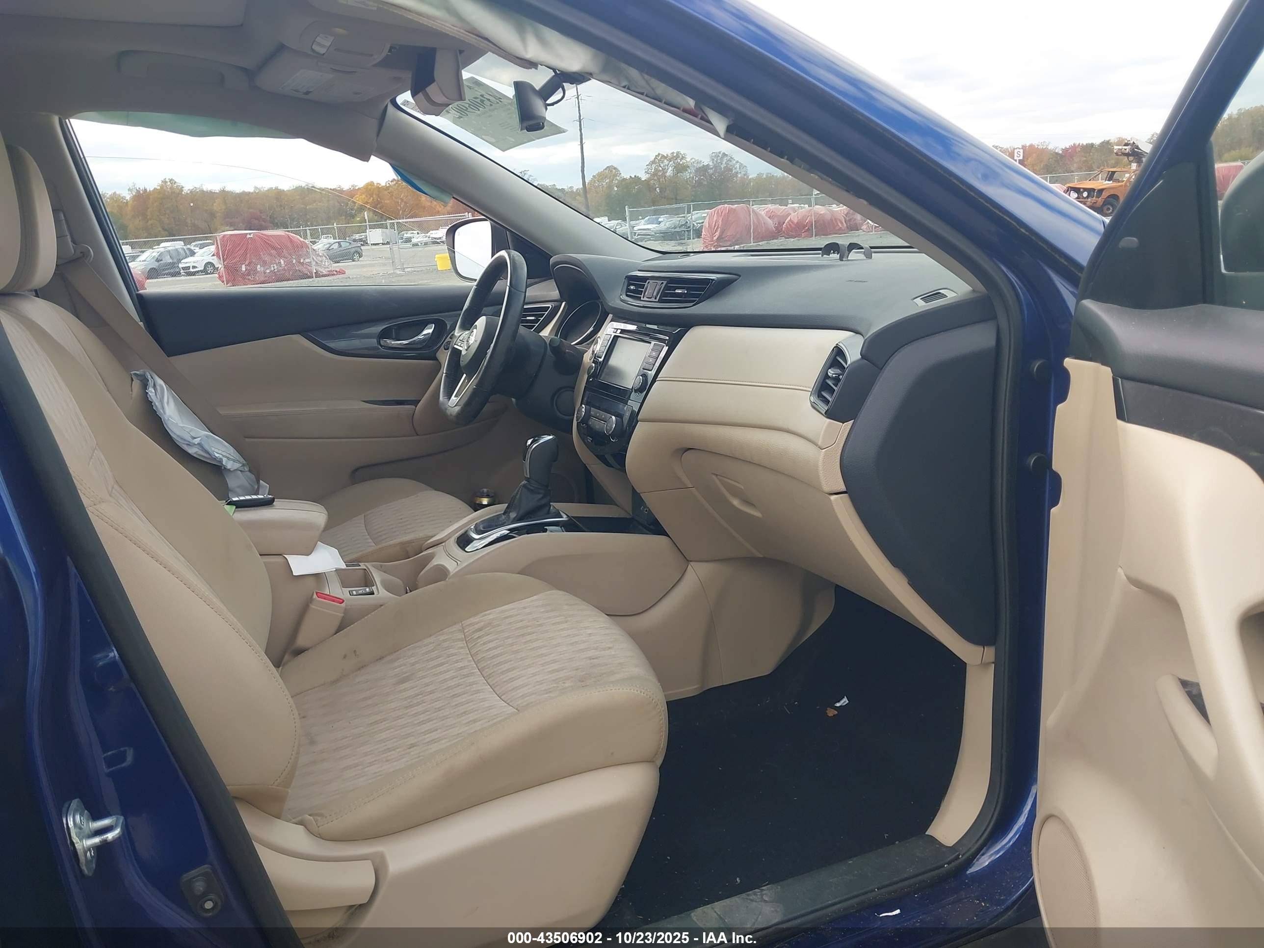 NISSAN ROGUE image 5