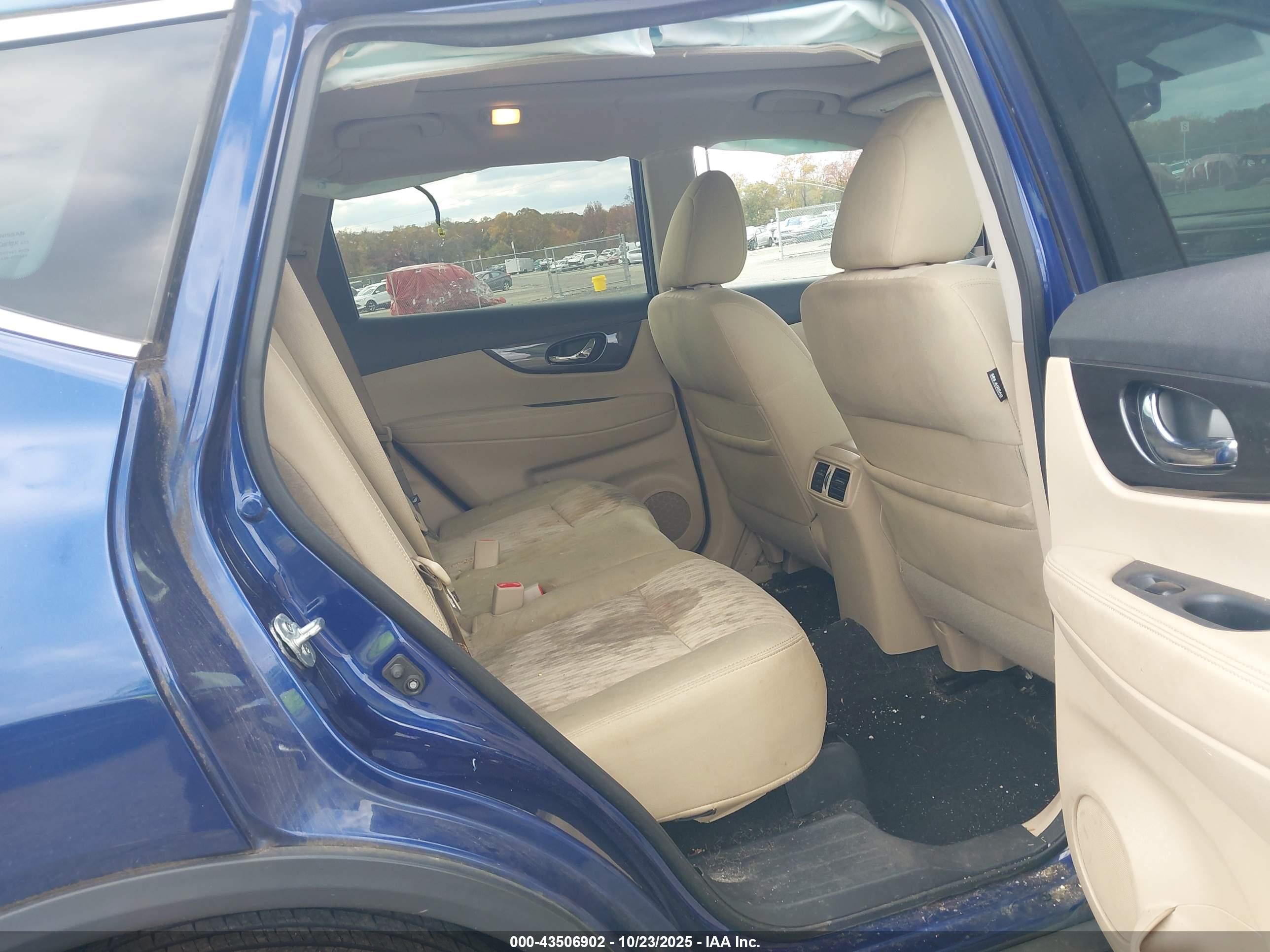 NISSAN ROGUE image 8