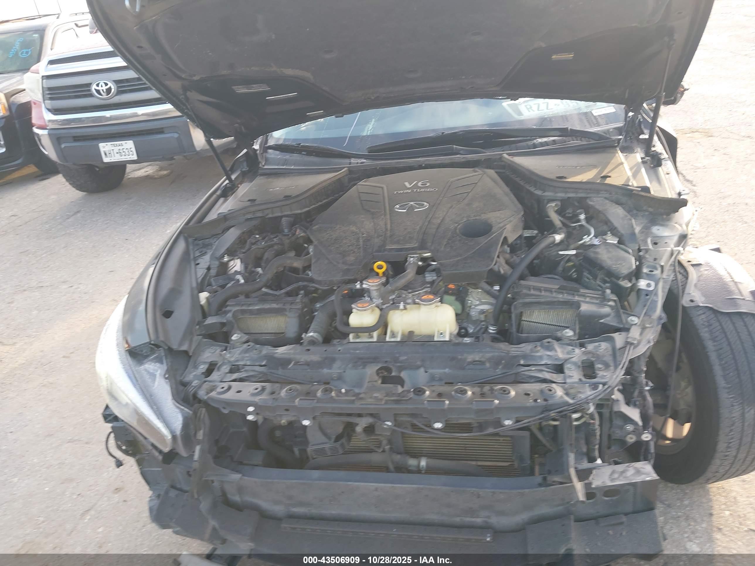 INFINITI Q50 image 10