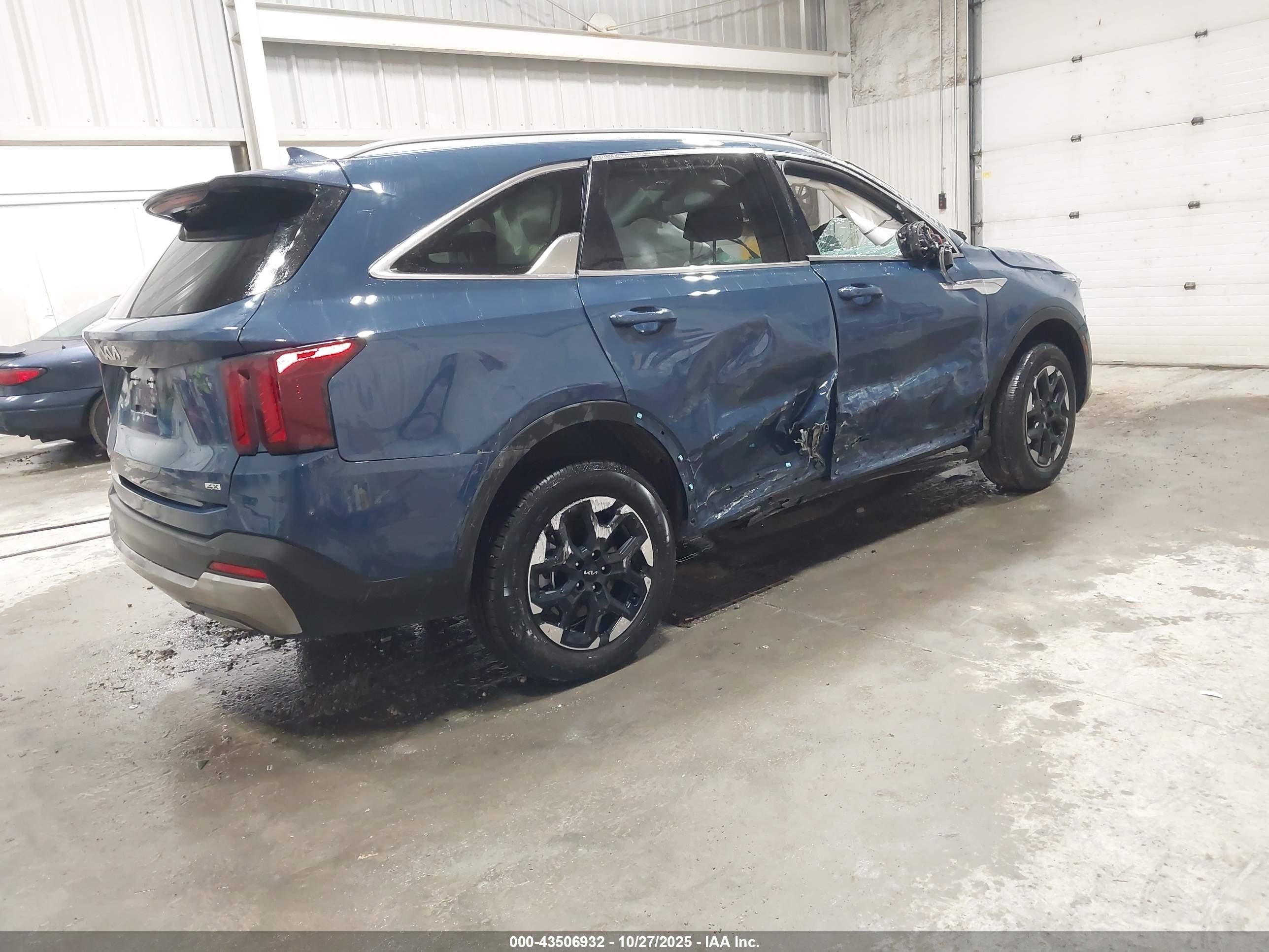 KIA SORENTO image 4