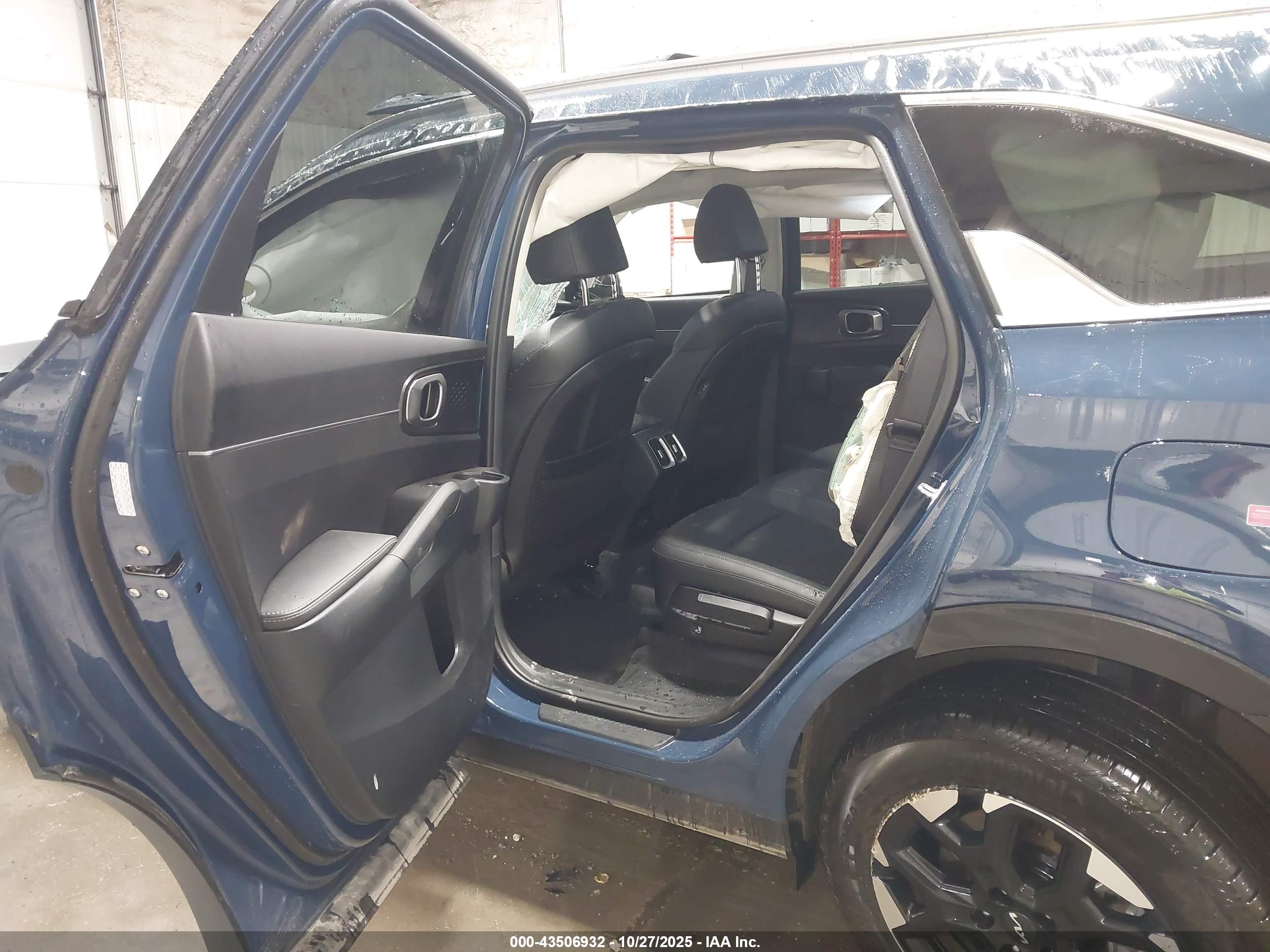 KIA SORENTO image 8