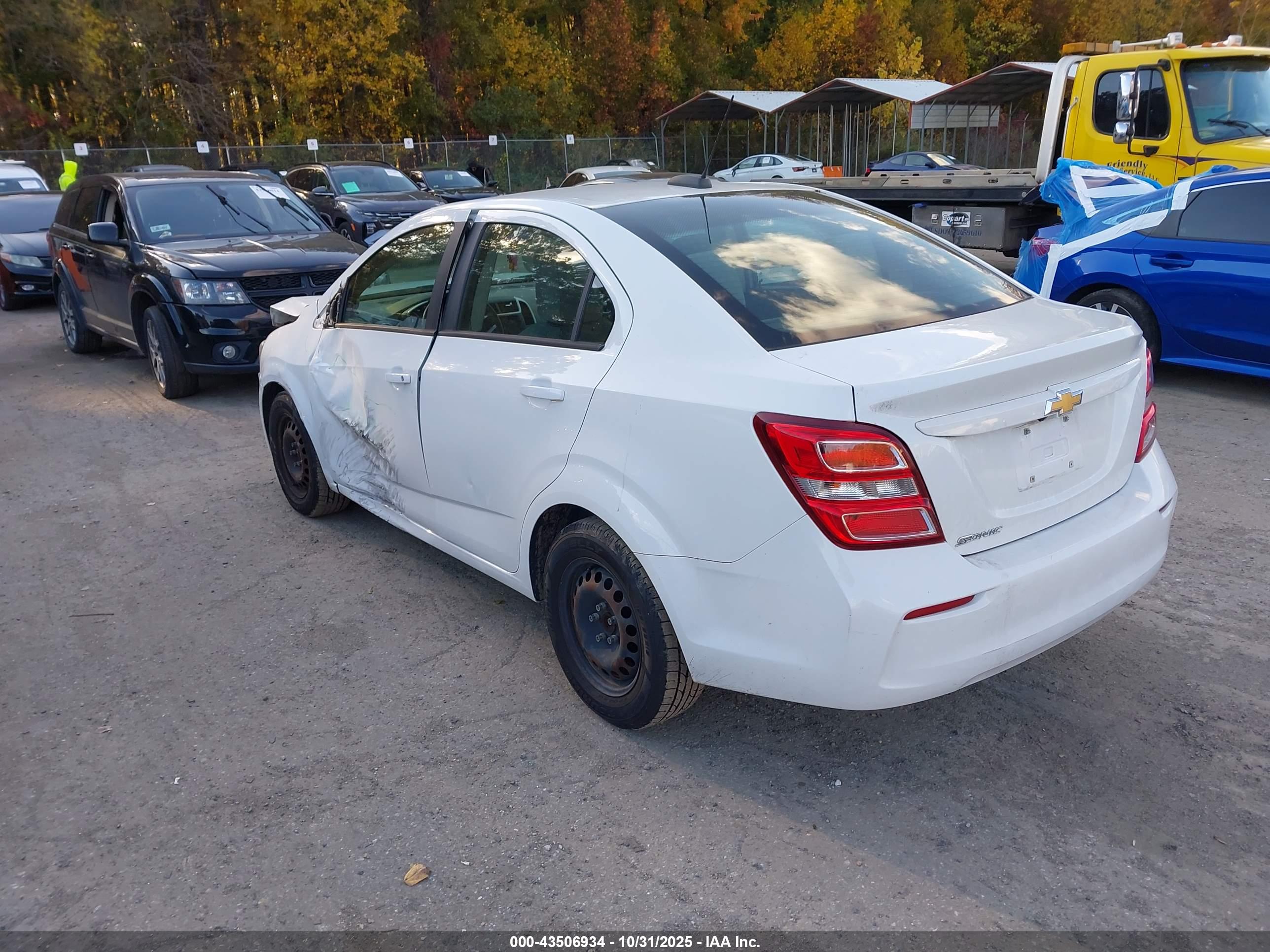 CHEVROLET SONIC image 3
