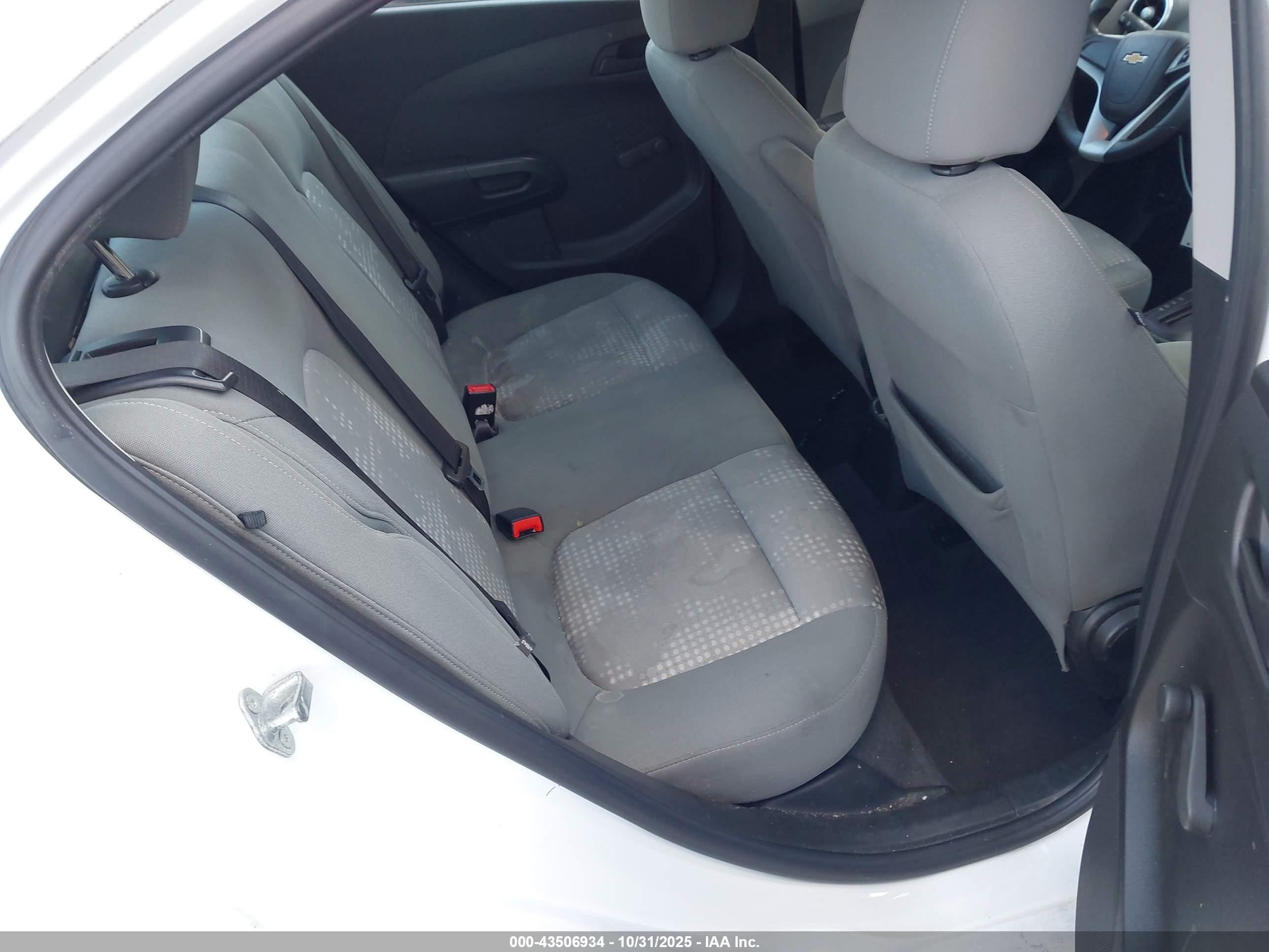 CHEVROLET SONIC image 8