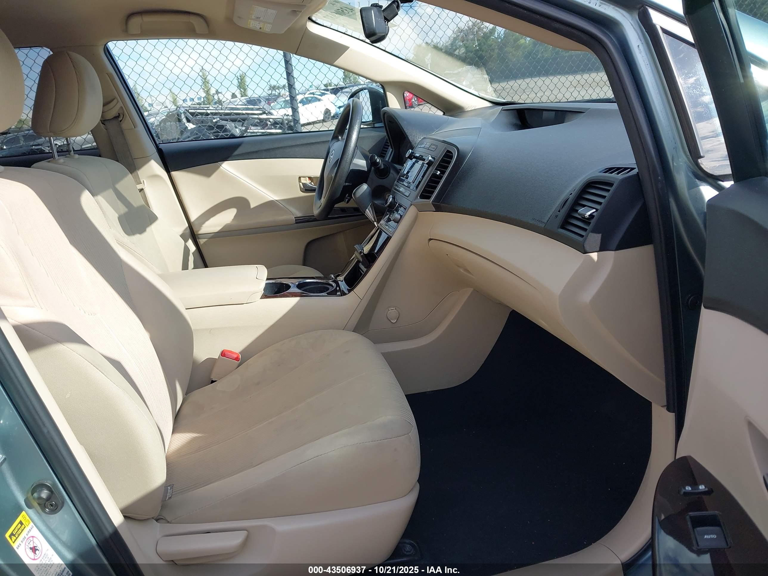 TOYOTA VENZA image 5