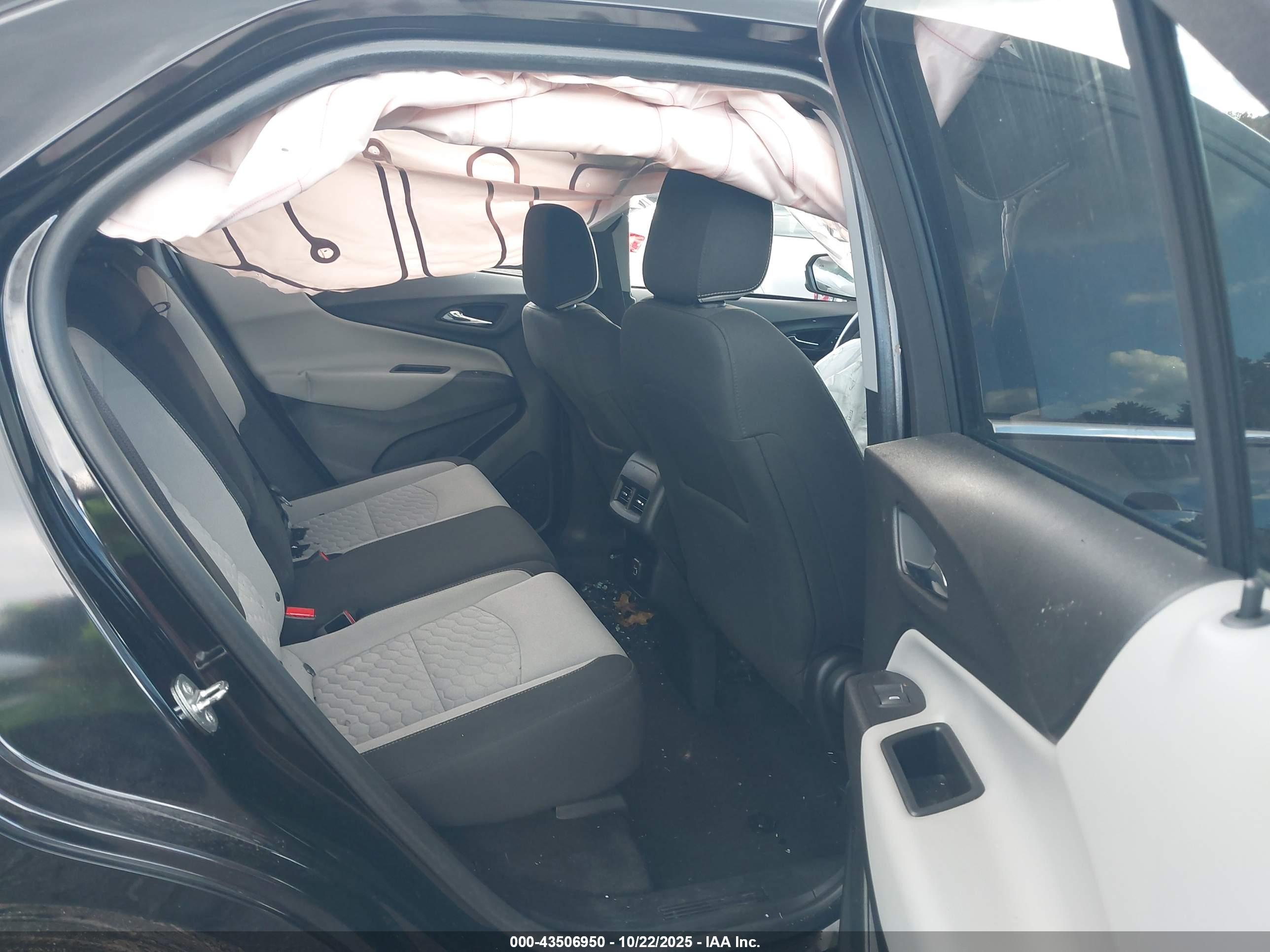 CHEVROLET EQUINOX image 8