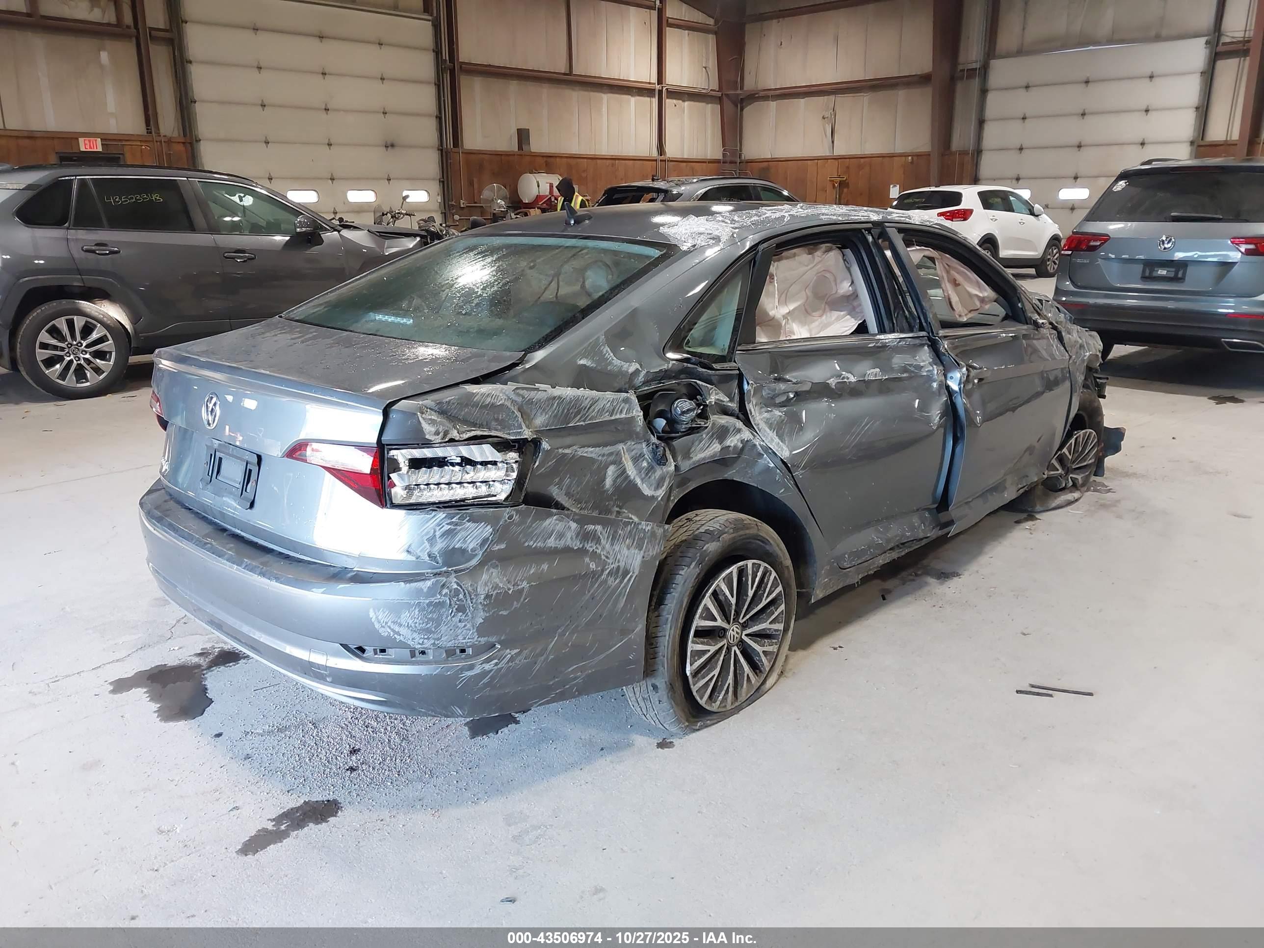 VOLKSWAGEN JETTA image 4