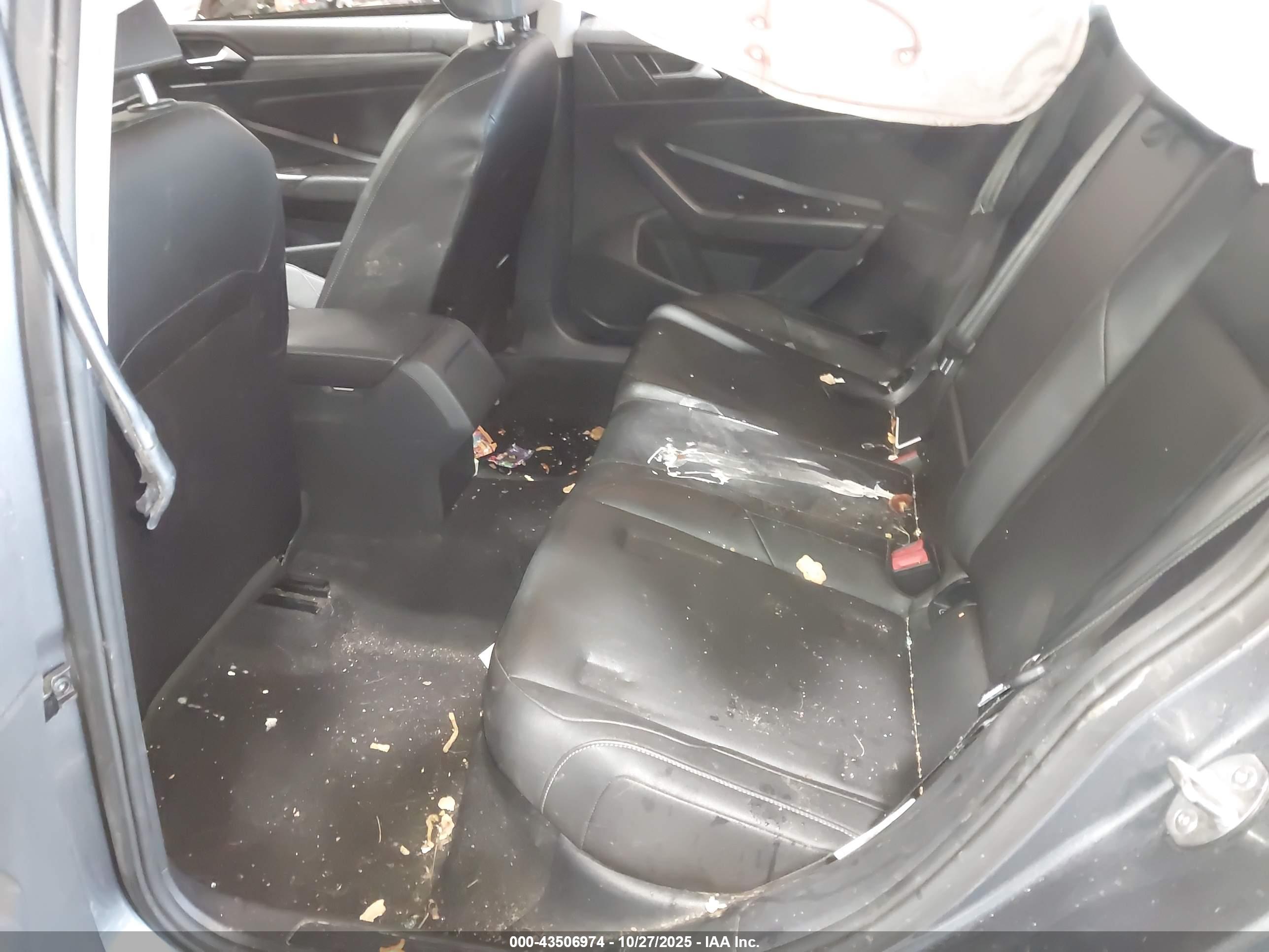 VOLKSWAGEN JETTA image 8