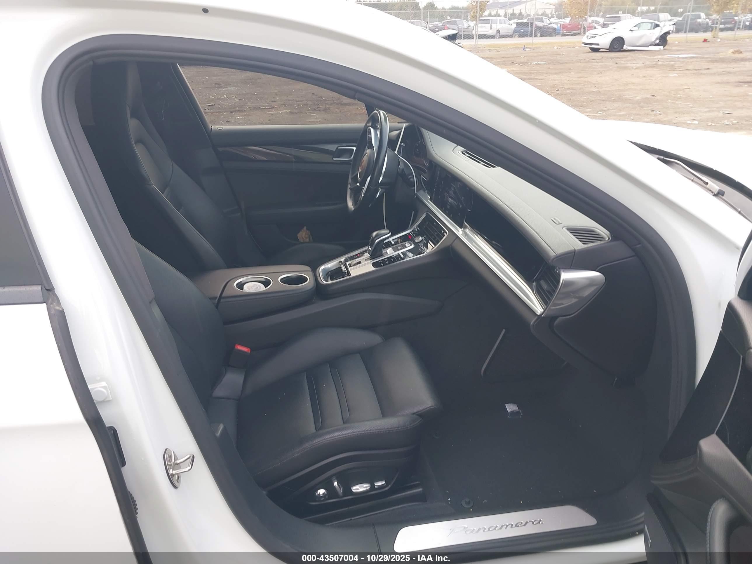PORSCHE PANAMERA image 5
