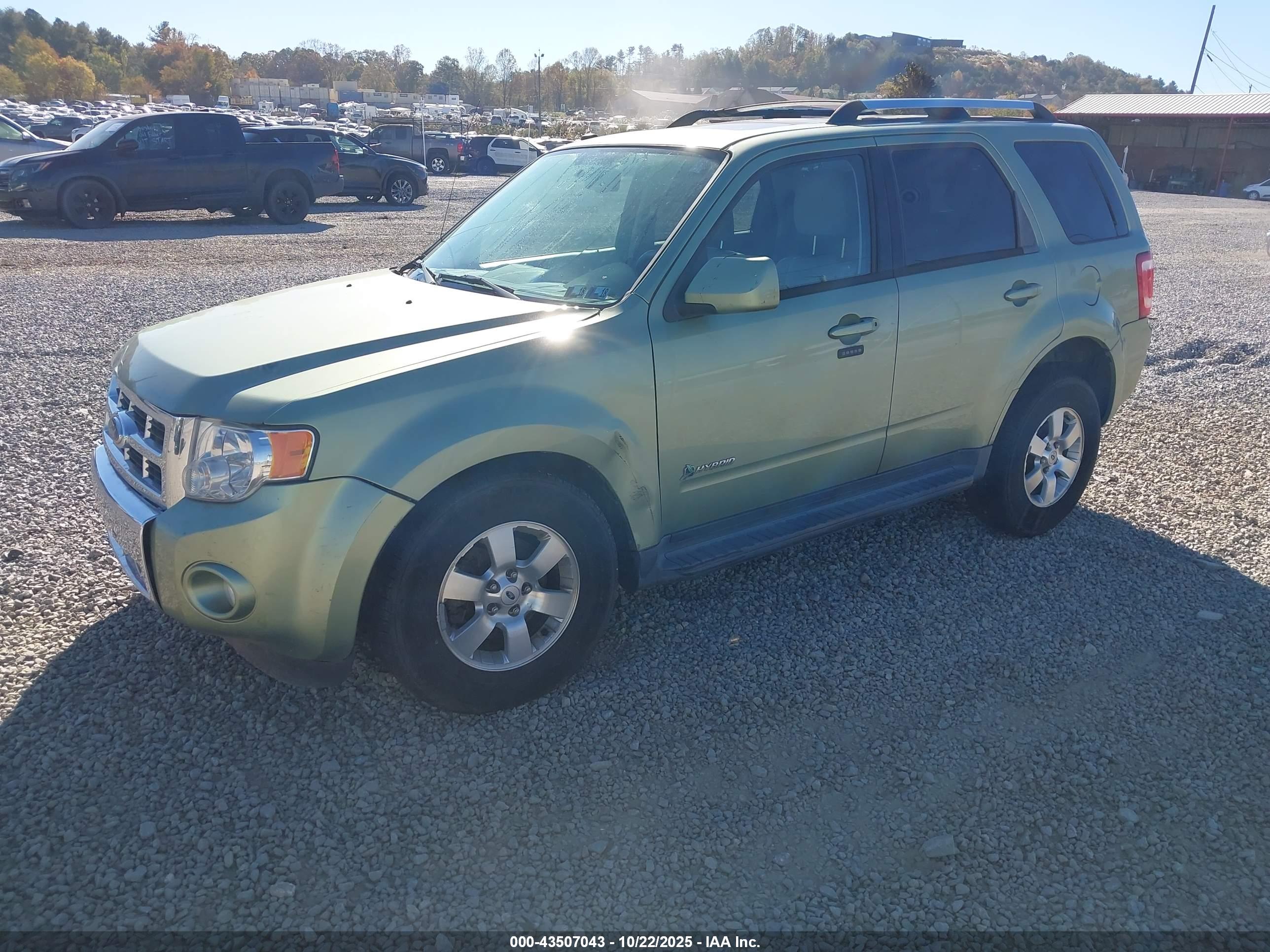 FORD ESCAPE image 2