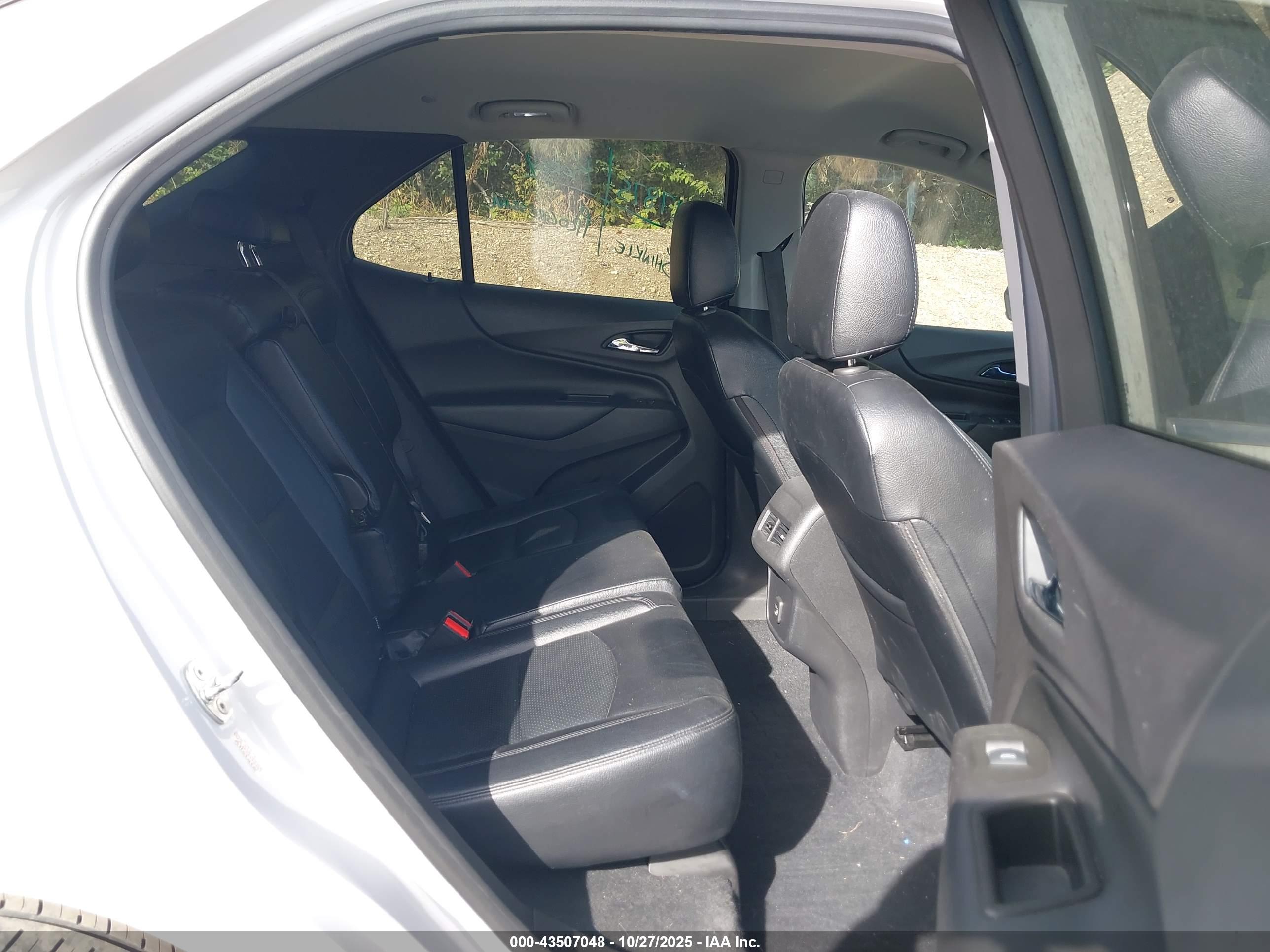 CHEVROLET EQUINOX image 8