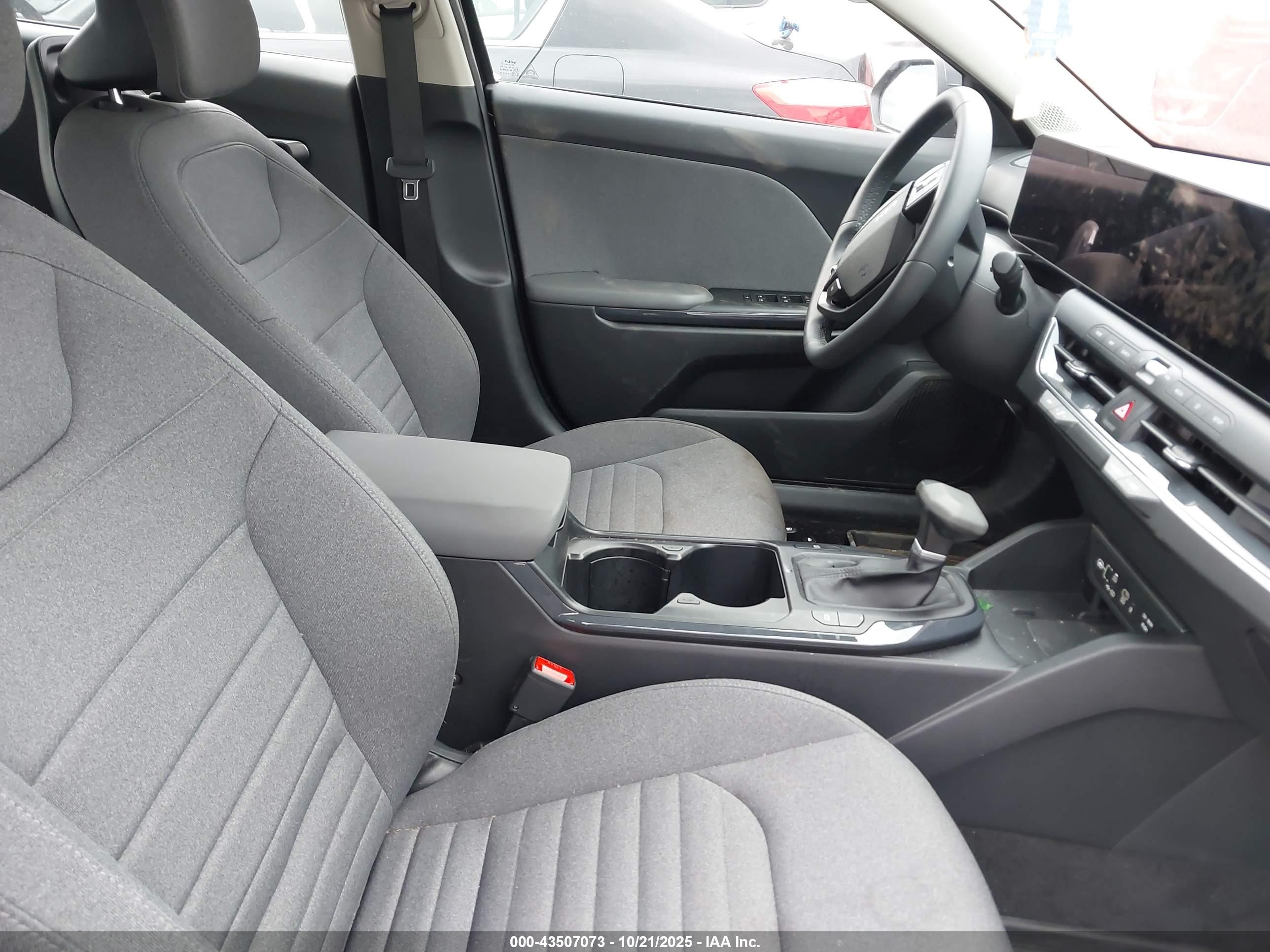 KIA K4 image 5