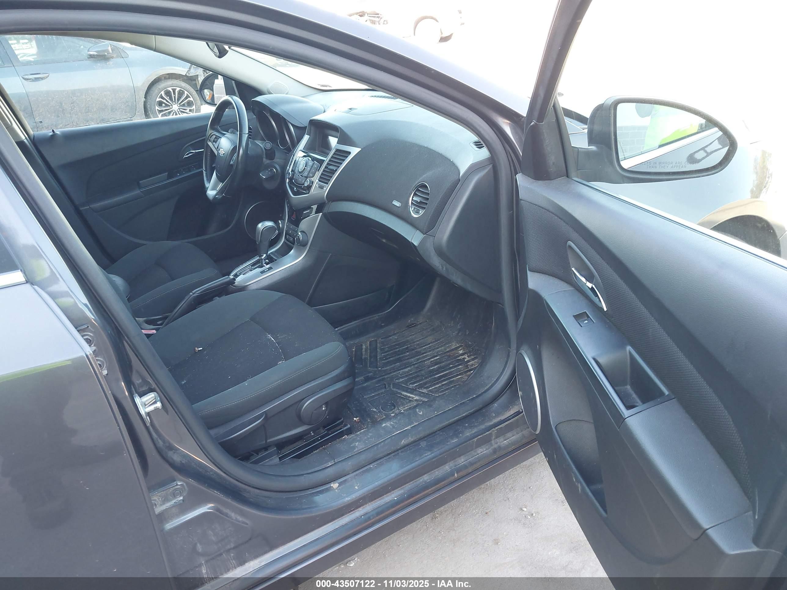 CHEVROLET CRUZE image 5