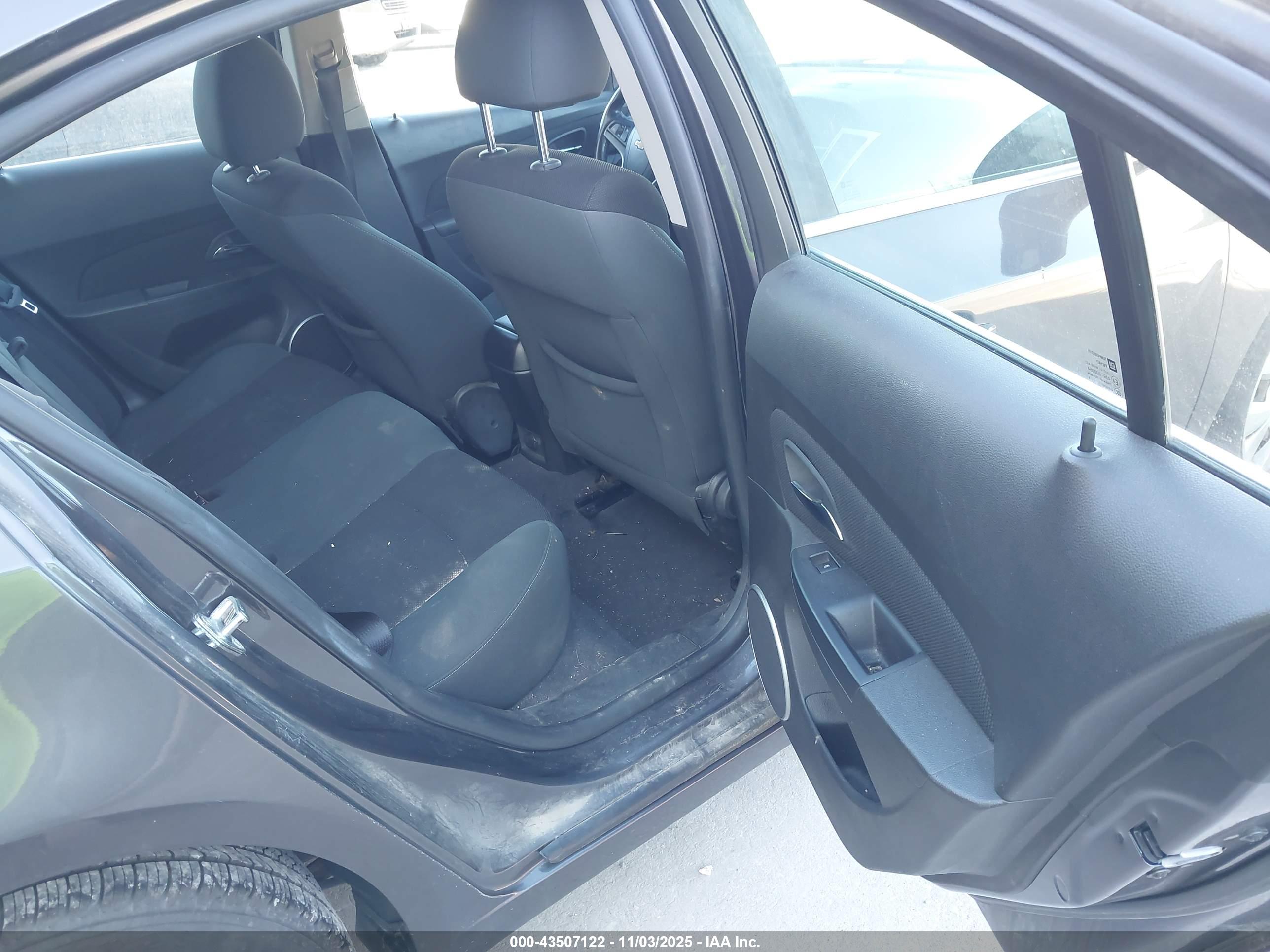 CHEVROLET CRUZE image 8